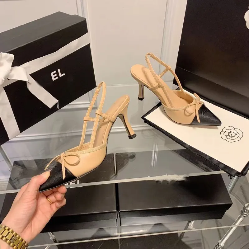 2024 Diseñador de París Pequeño C Estilo C Sandalias de tacón a media altura Elegantes sandalias de verano Tacones sin espalda p