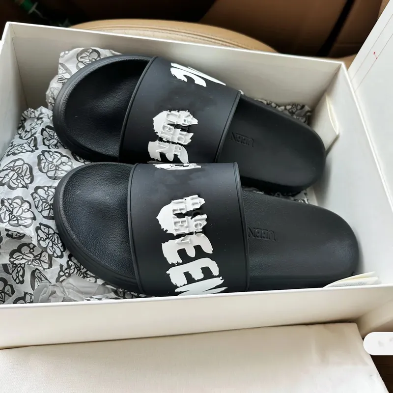 AAA Diseñador Diapositivas para mujer Slistas para hombres Impresión de cuero Zapatos negros Fashion Luxury Stereoscópico Sandal