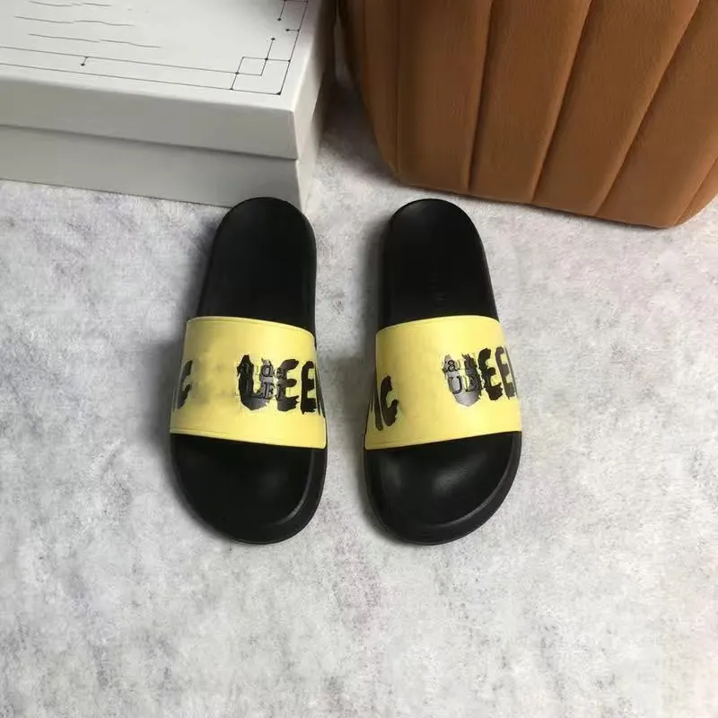 AAA Diseñador Diapositivas para mujer Slistas para hombres Impresión de cuero Zapatos negros Fashion Luxury Stereoscópico Sandal