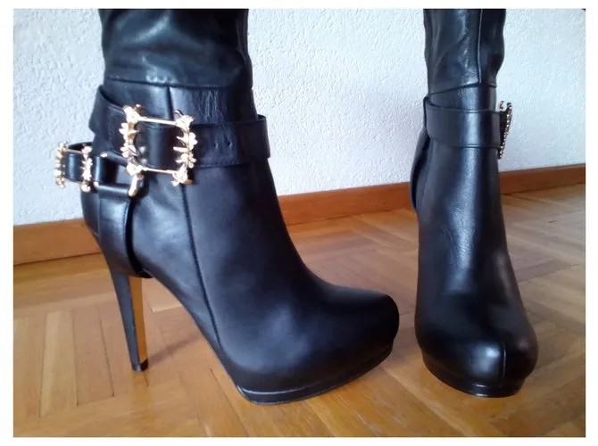Anna Dello Russo pour H & M ANNA DELLO RUSSO per H&M Botas altas de cuero negro 