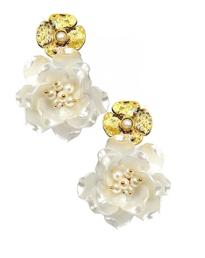 ATRACTIVOS PENDIENTES LARGOS BLANCOS CON FLORES GRANDES