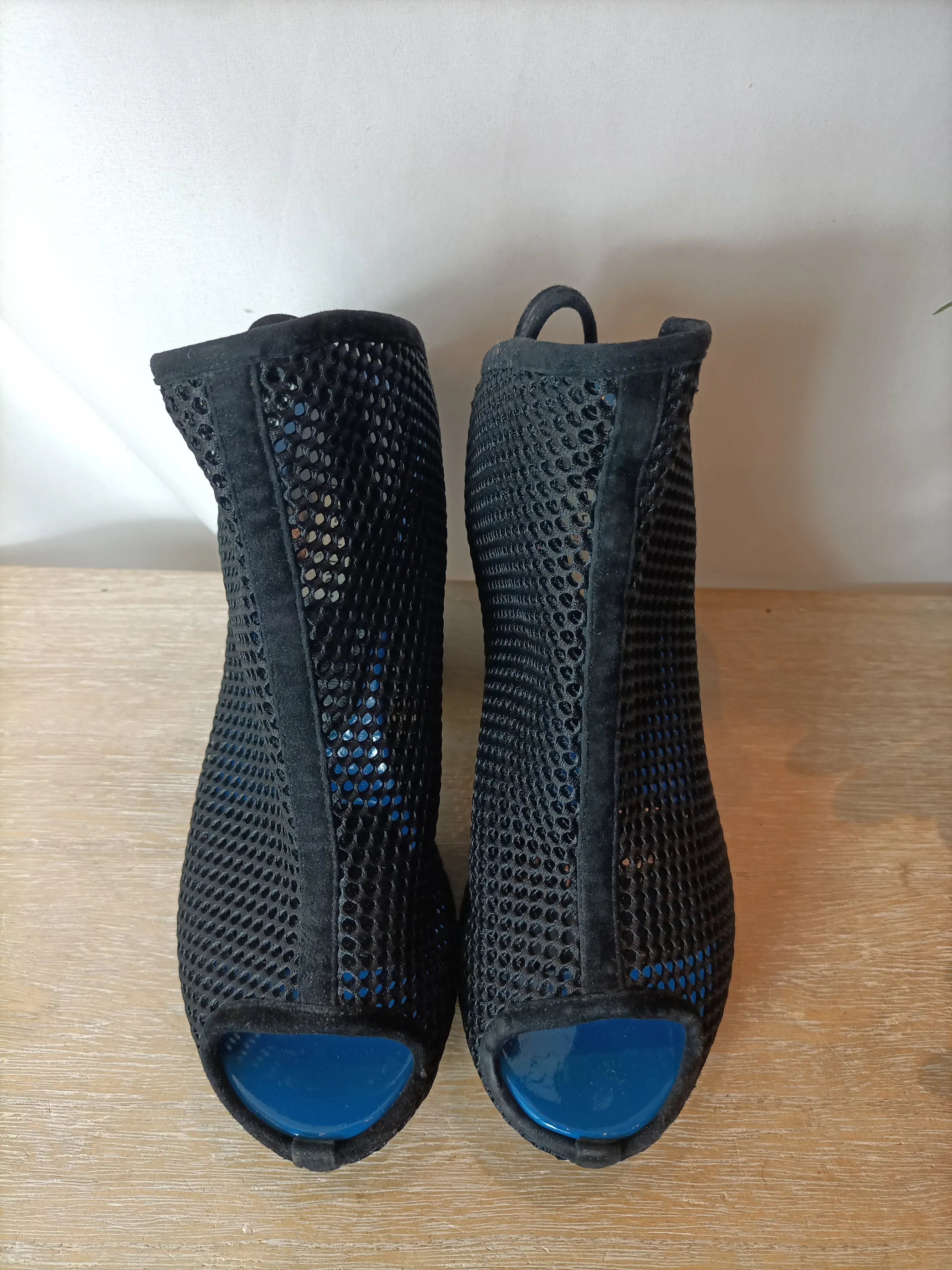 BALENCIAGA.  Zapato plataforma talón descubierto rejilla. T 39