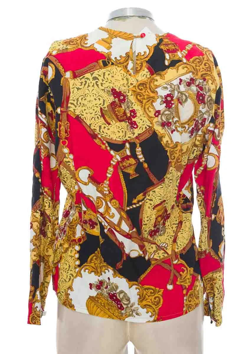 BLUSA COLOR ESTAMPADO  CLOSEANDO