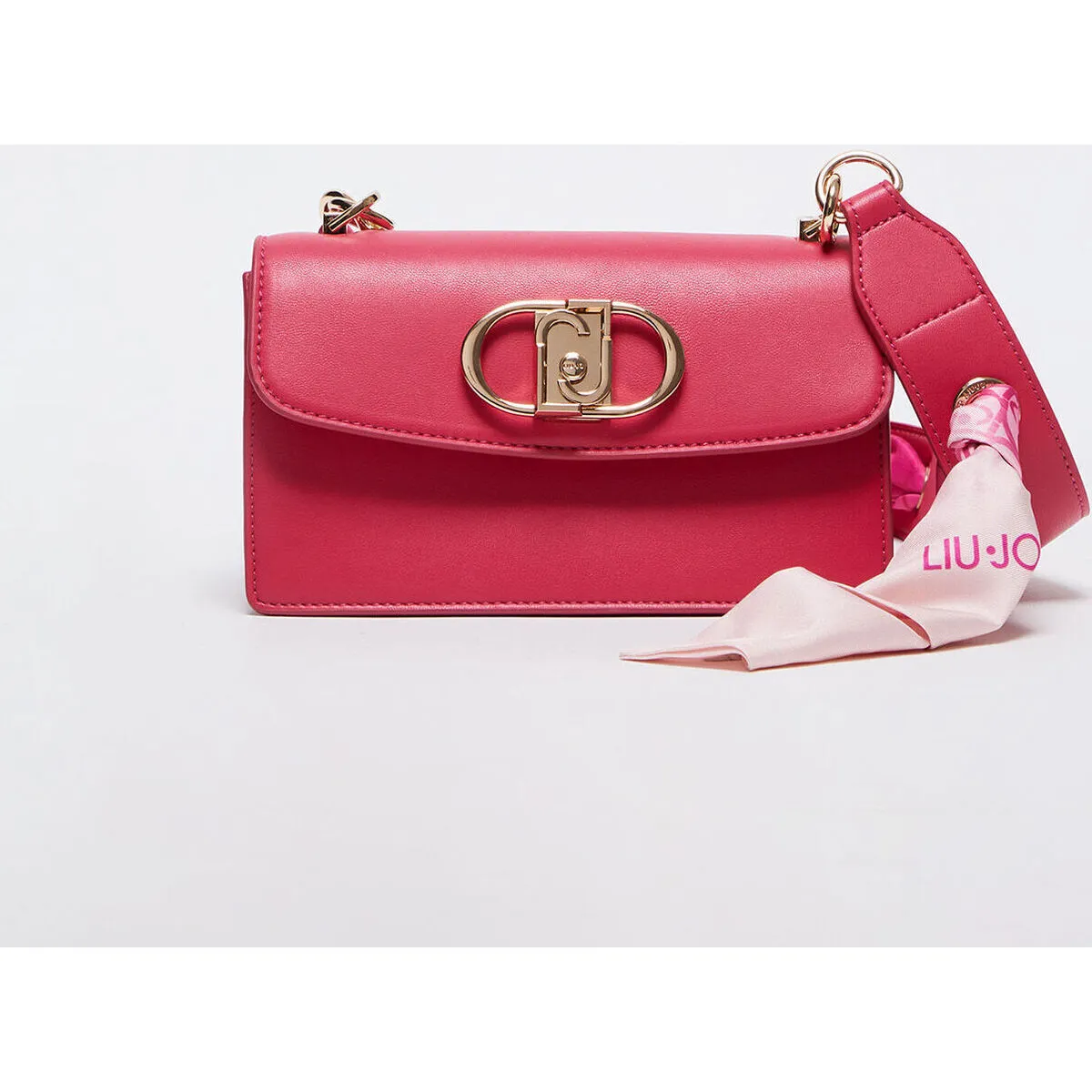 Bolso de hombro con fular