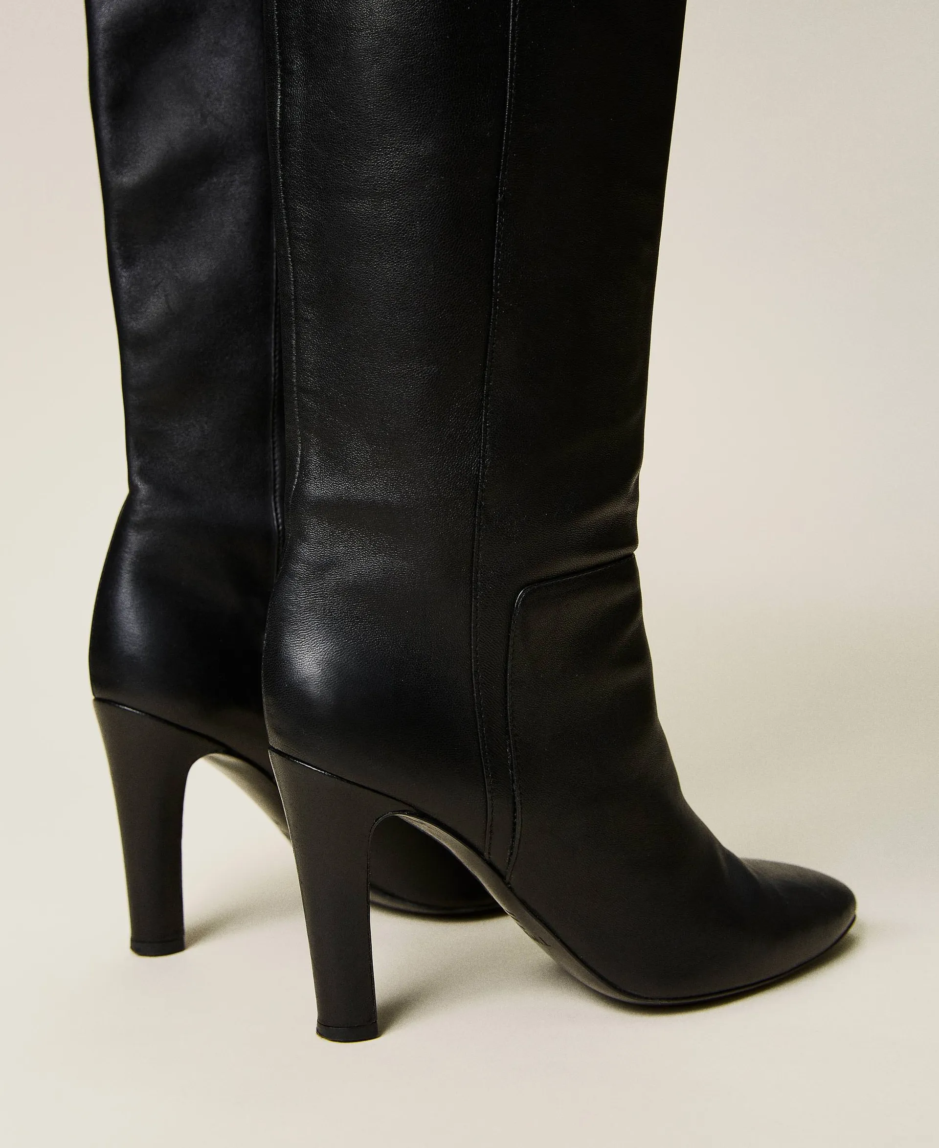 Botas altas de piel