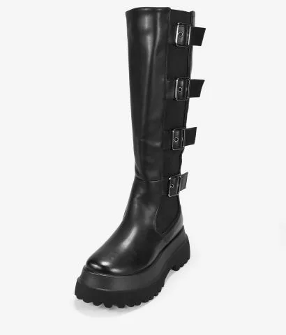 Botas altas negras con plataforma y hebillas