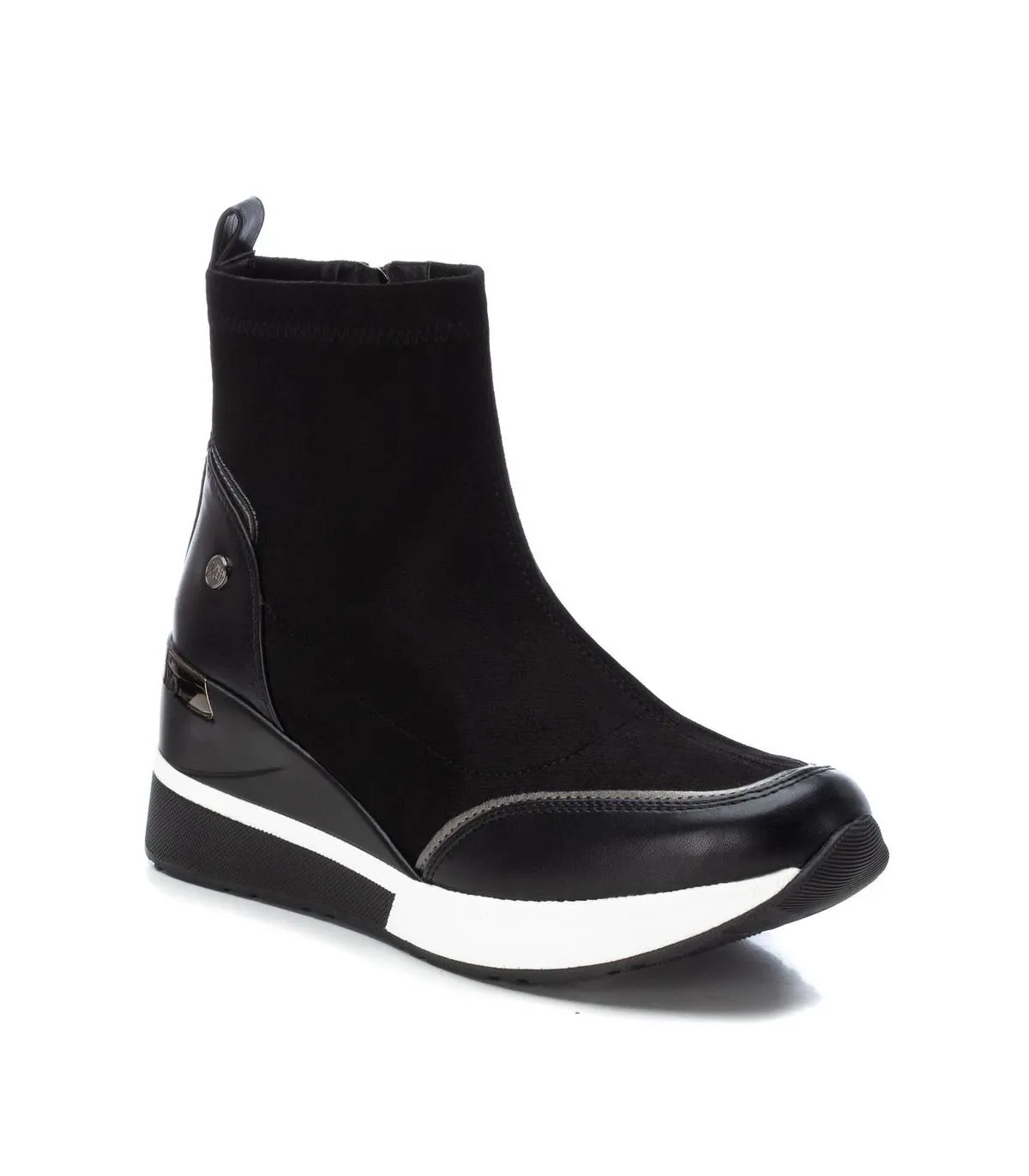 Botines de cordones para mujer en color negro