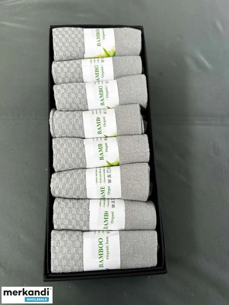 Calcetines de bambú Biomondi disponibles en grandes cantidades