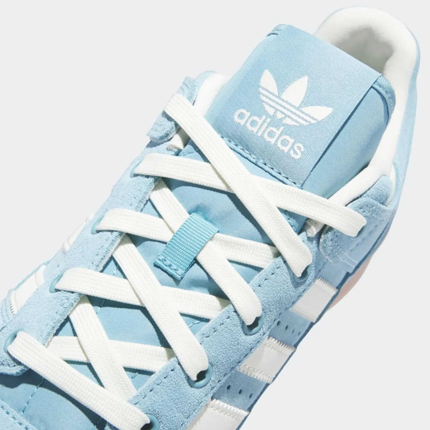 CHAMPIONES ADIDAS FORUM LOW  CELESTE