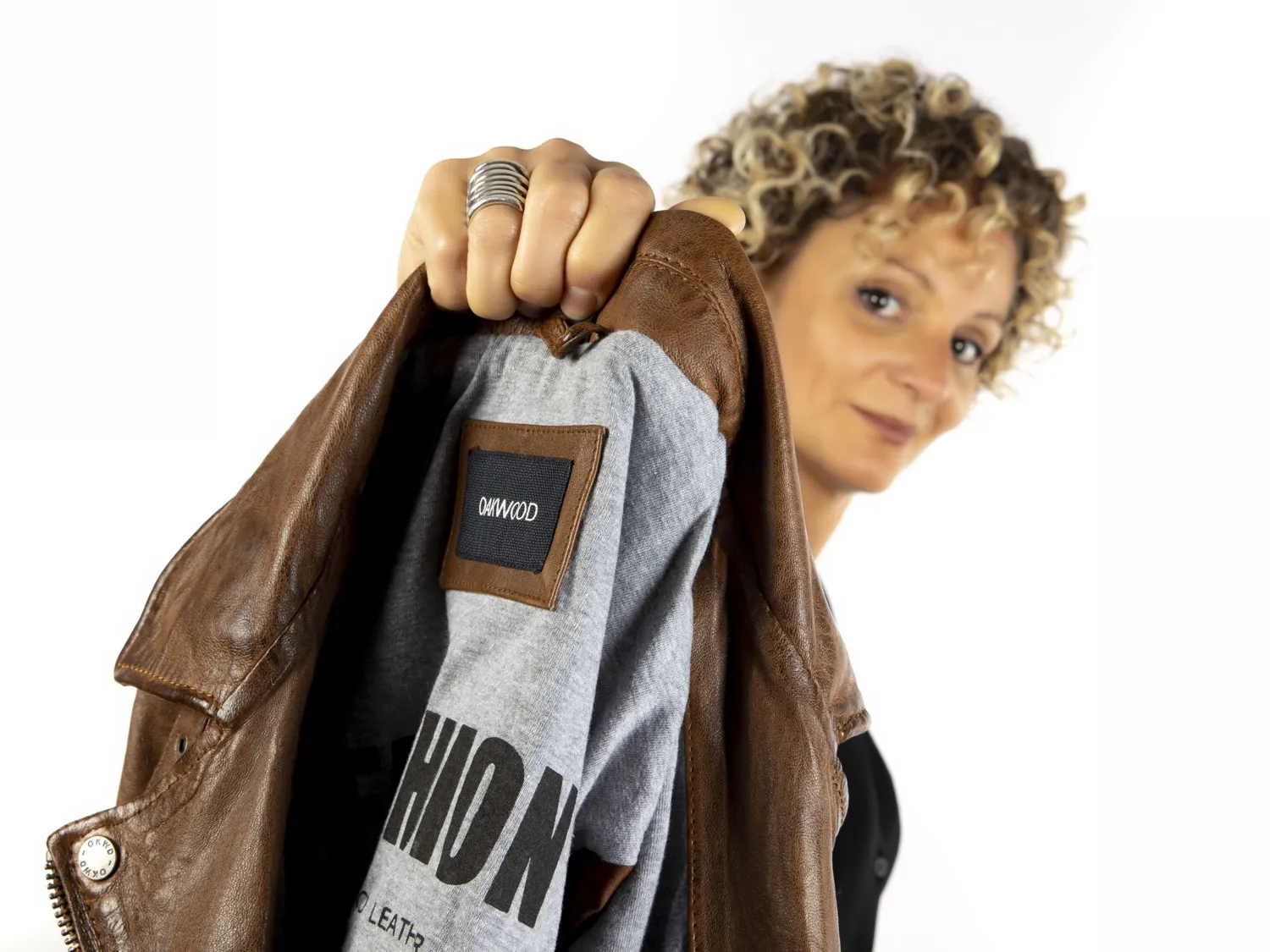 Chaqueta de Cuero Cruzada de Efecto Gastado VIDEO