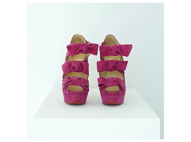 Christian Louboutin Zapatos de tacón Fucsia 