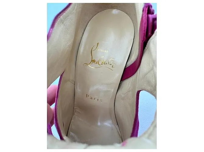 Christian Louboutin Zapatos de tacón Fucsia 