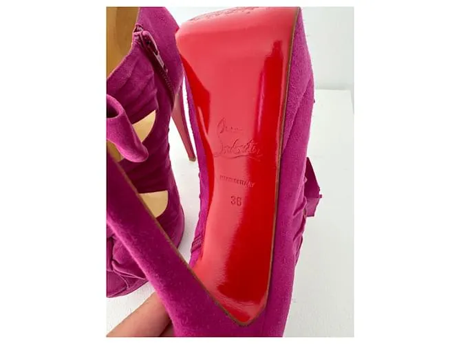 Christian Louboutin Zapatos de tacón Fucsia 