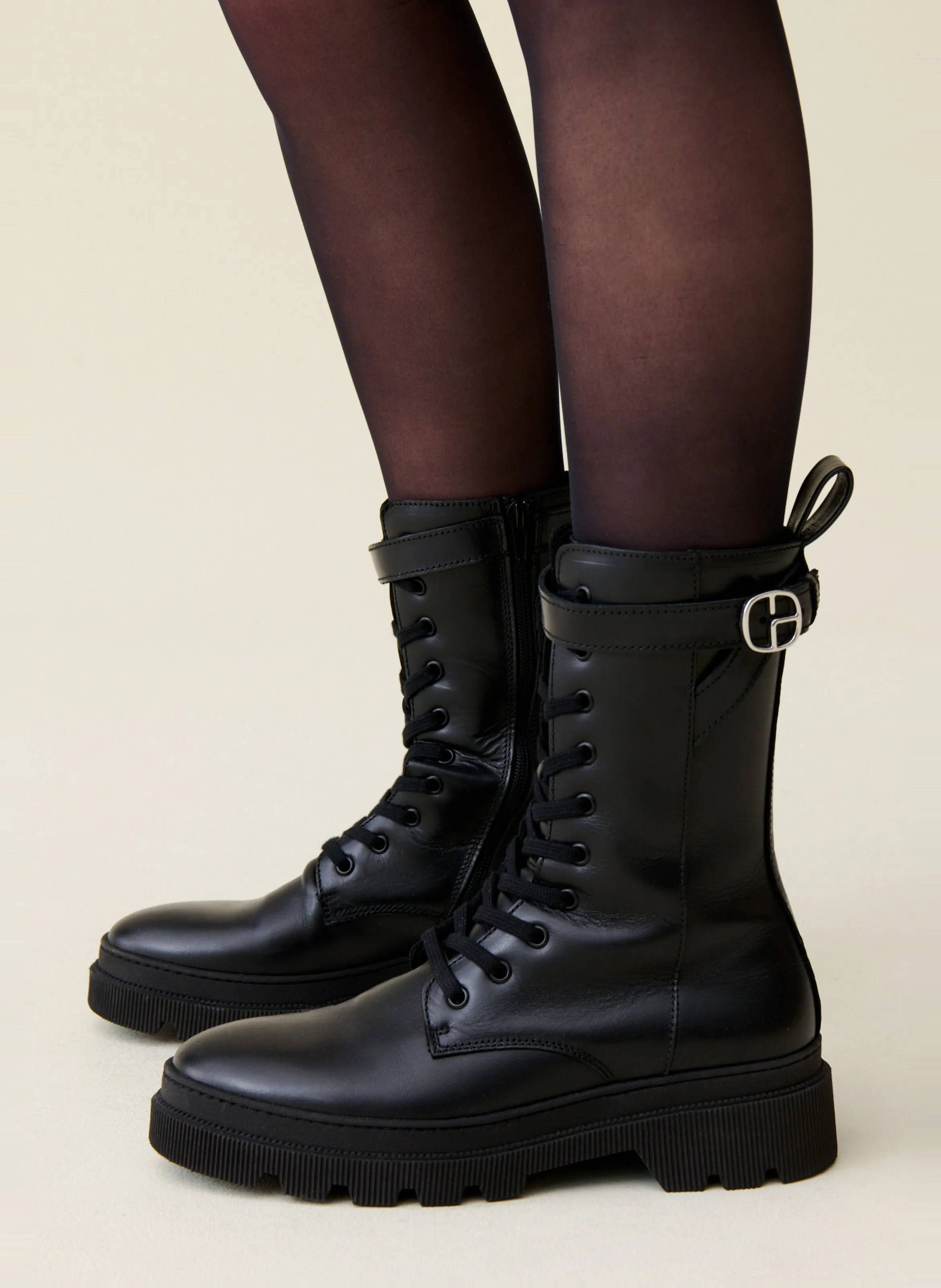 CLAUDIE PIERLOT Botas altas estilo militar de cuero en negro