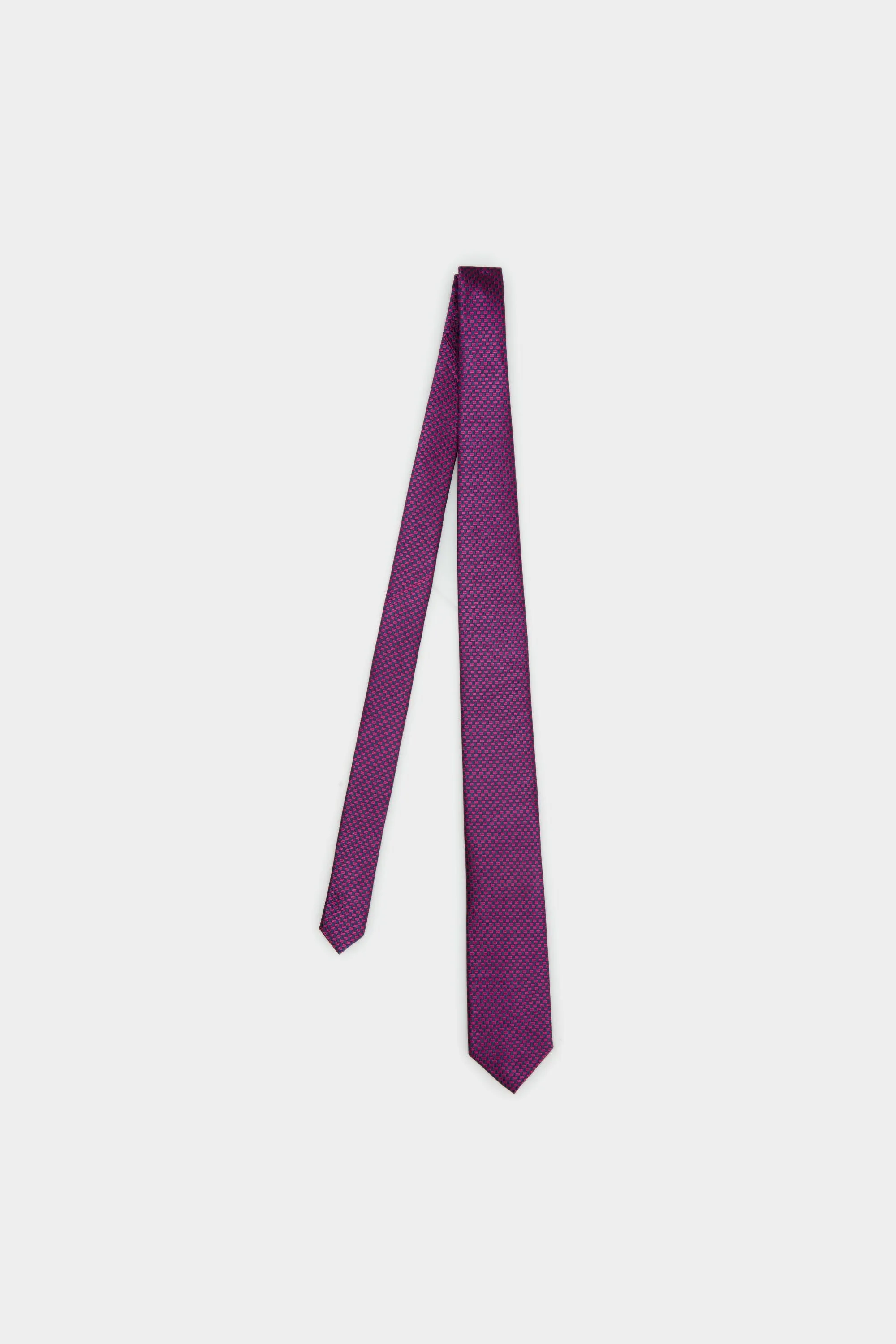 Corbata seda estructura