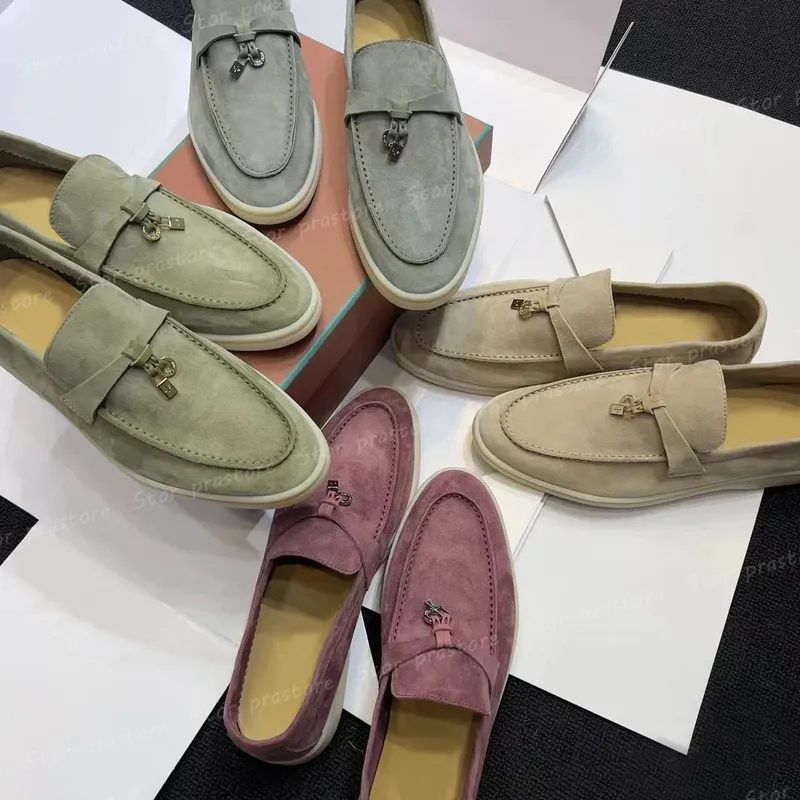 Diseñador de mocasines zapatos caminando amuletos adornados zapatos casuales para hombres de gamuza de gamuza pareja zapato de c