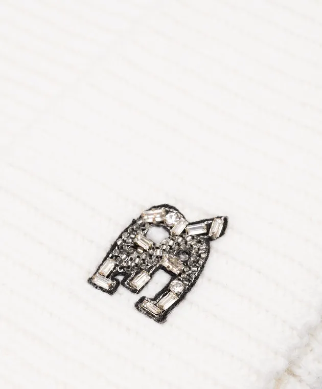 Ermanno Scervino White cashmere cap with logo patch