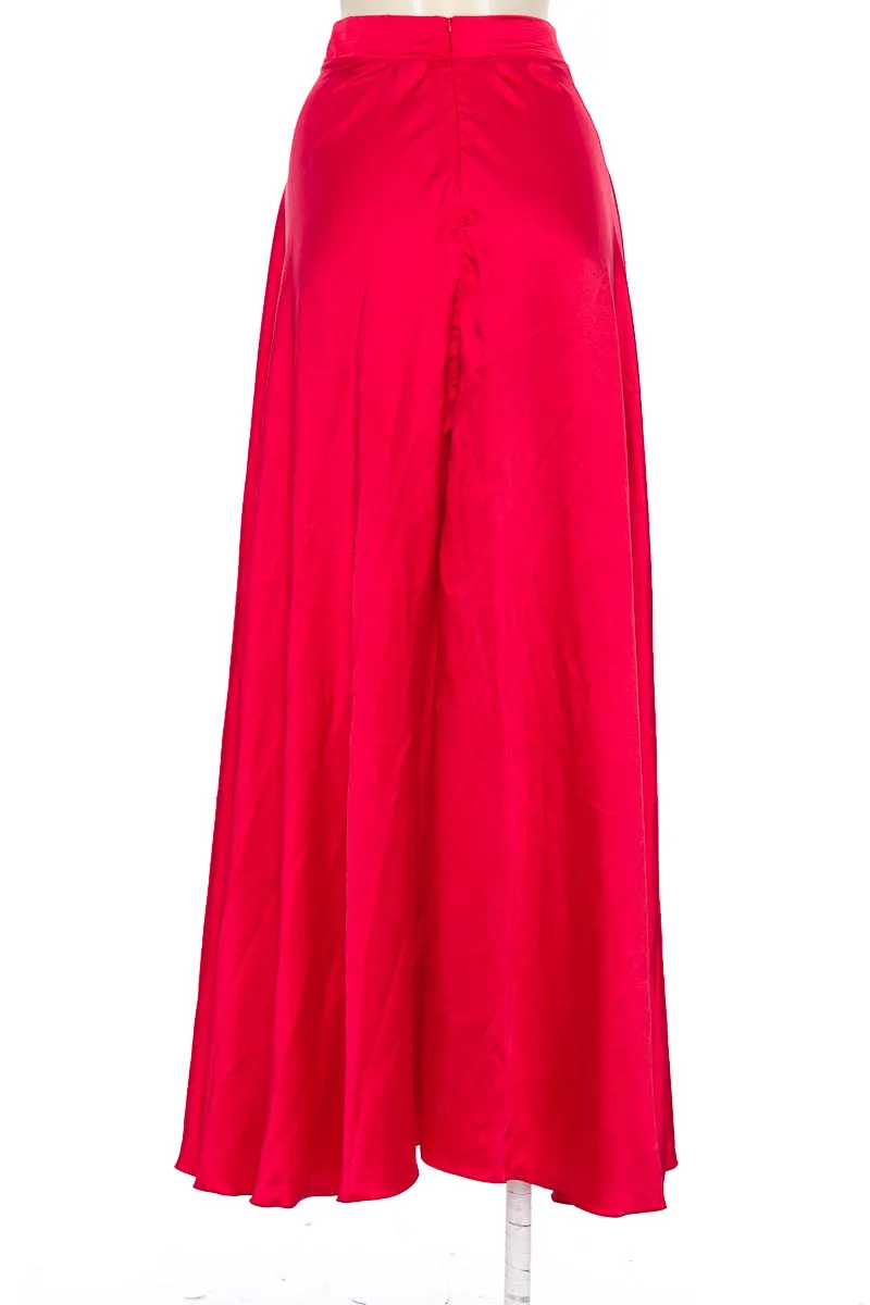 FALDA COLOR ROJO  CLOSEANDO
