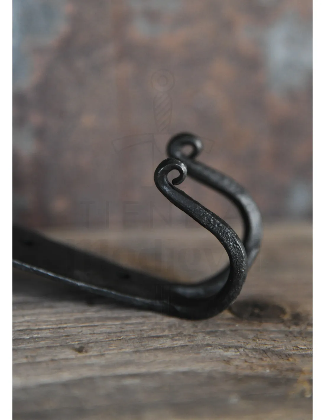 Gancho medieval de hierro forjado para 2 abrigos (17 cm.)