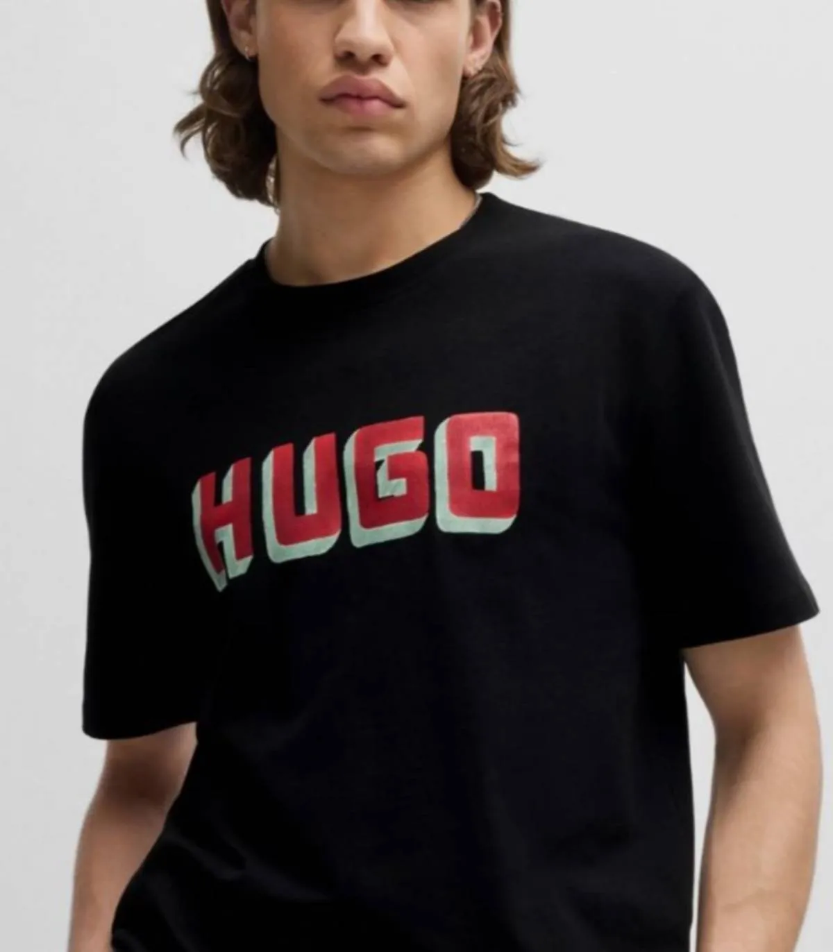 HUGO BOSS  CAMISETA PARA HOMBRE NEGRA  DAQUERIO
