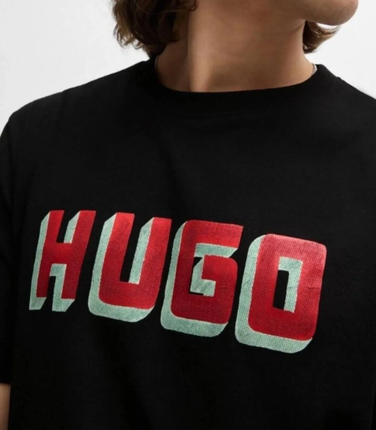 HUGO BOSS  CAMISETA PARA HOMBRE NEGRA  DAQUERIO