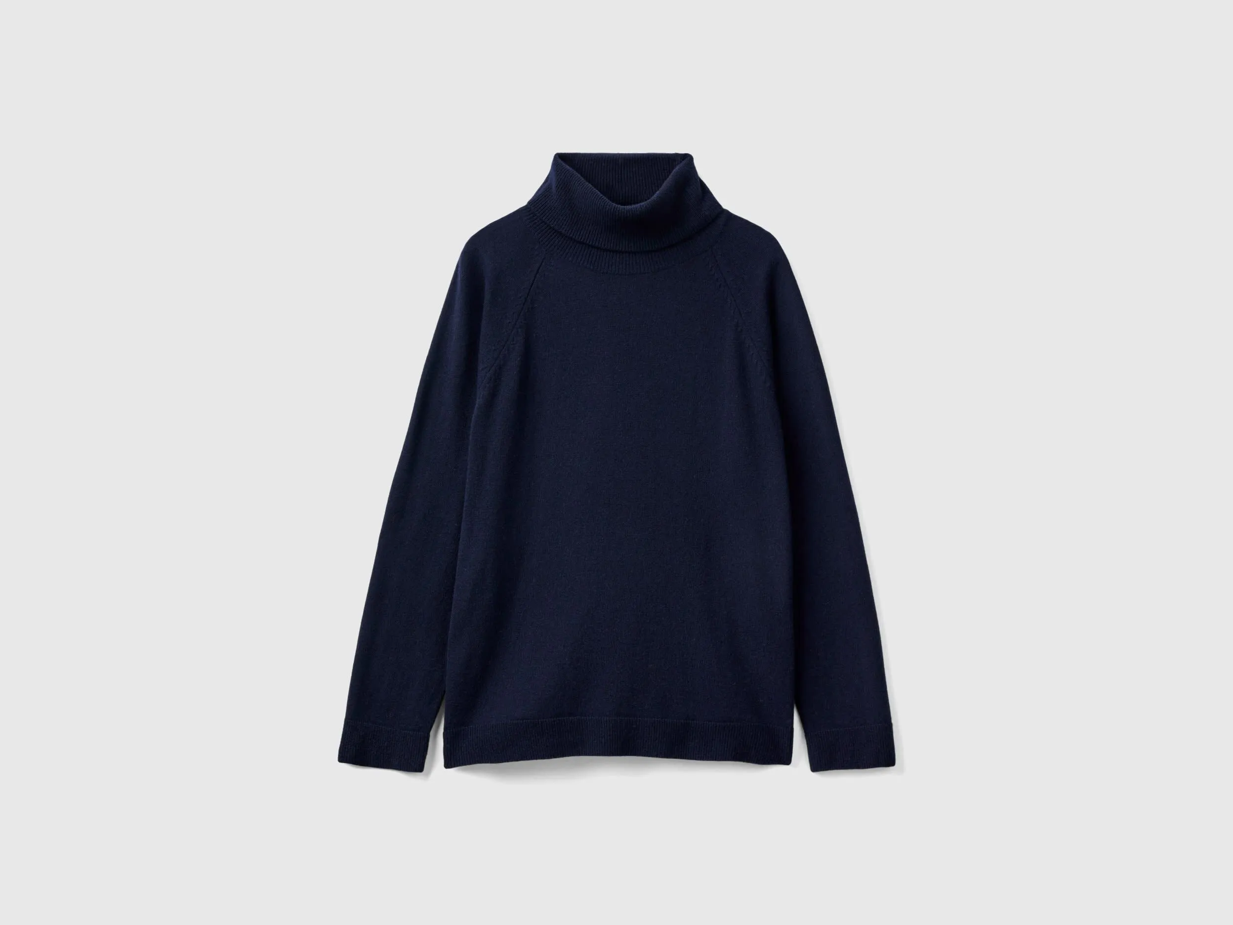Jersey de cuello alto azul oscuro en mezcla de lana y cachemir