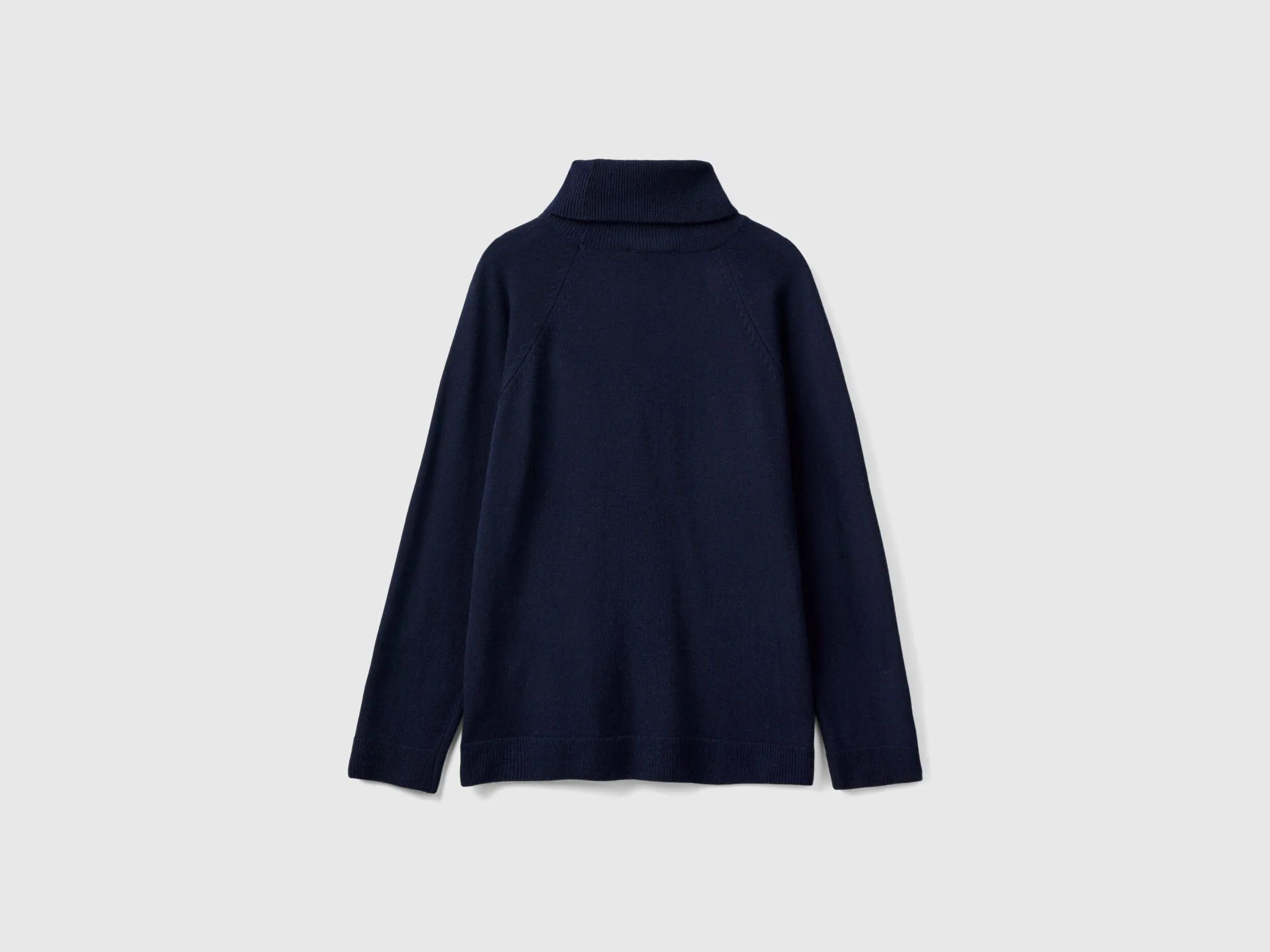 Jersey de cuello alto azul oscuro en mezcla de lana y cachemir