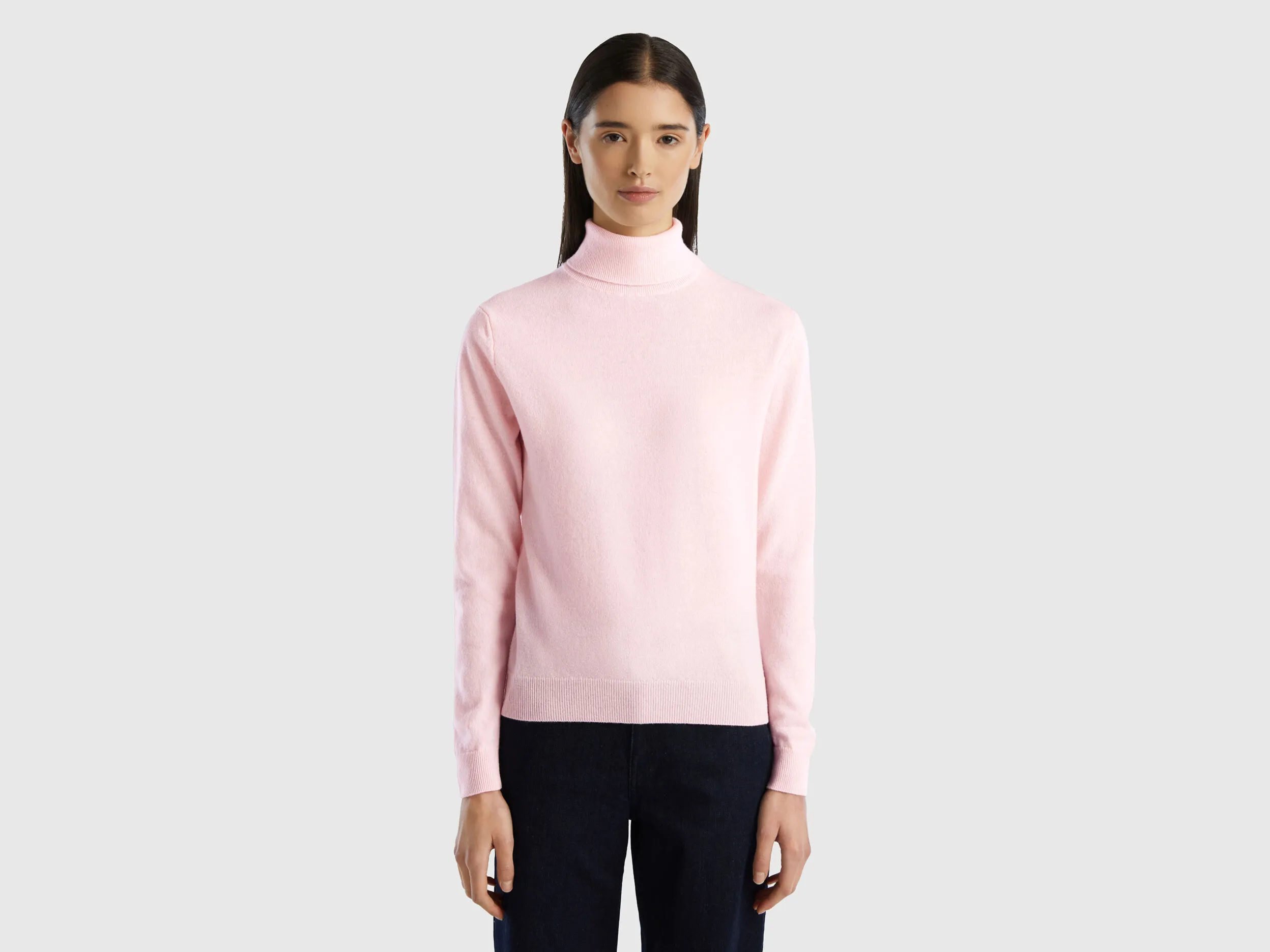 Jersey de cuello cisne rosa claro de pura lana merina