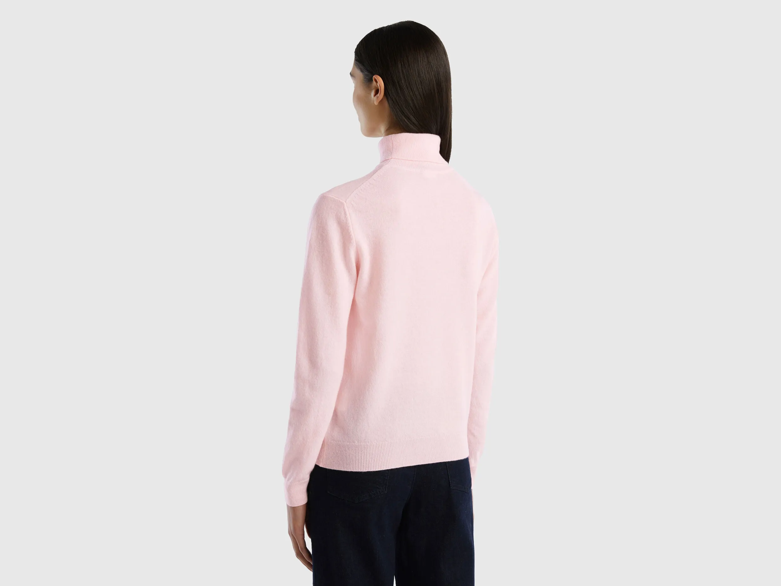 Jersey de cuello cisne rosa claro de pura lana merina