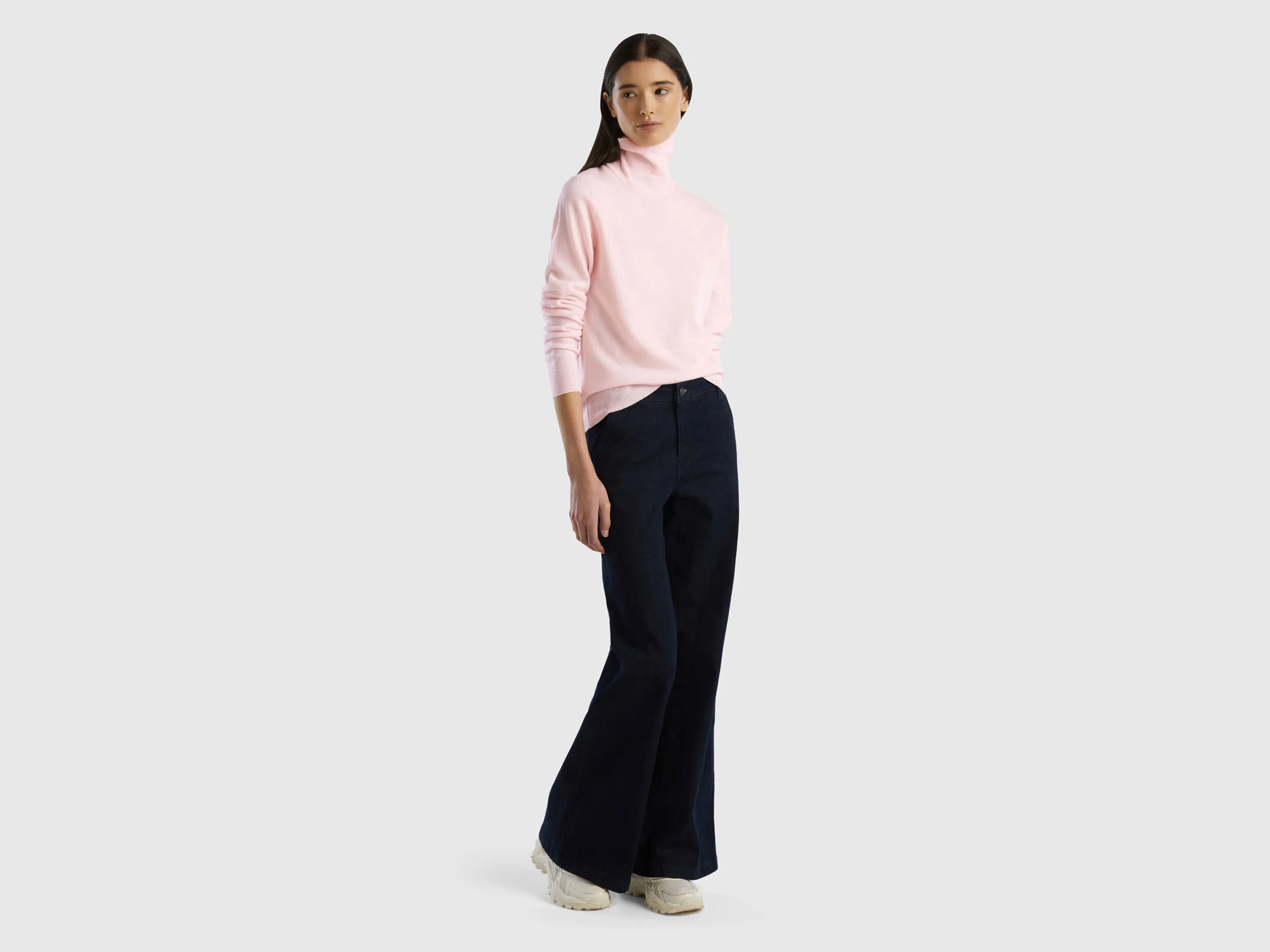 Jersey de cuello cisne rosa claro de pura lana merina