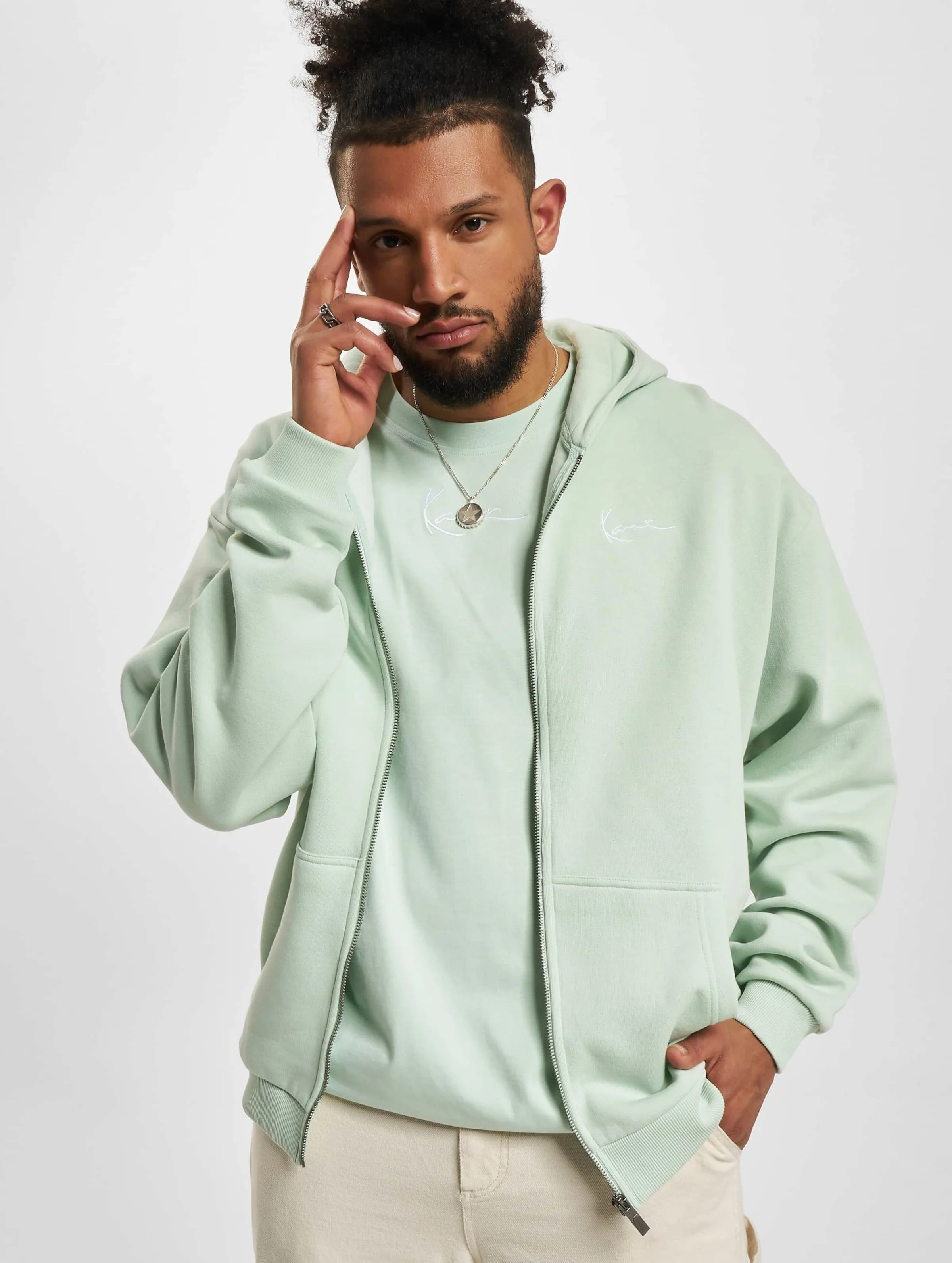Karl Kani Chest Signature Essential