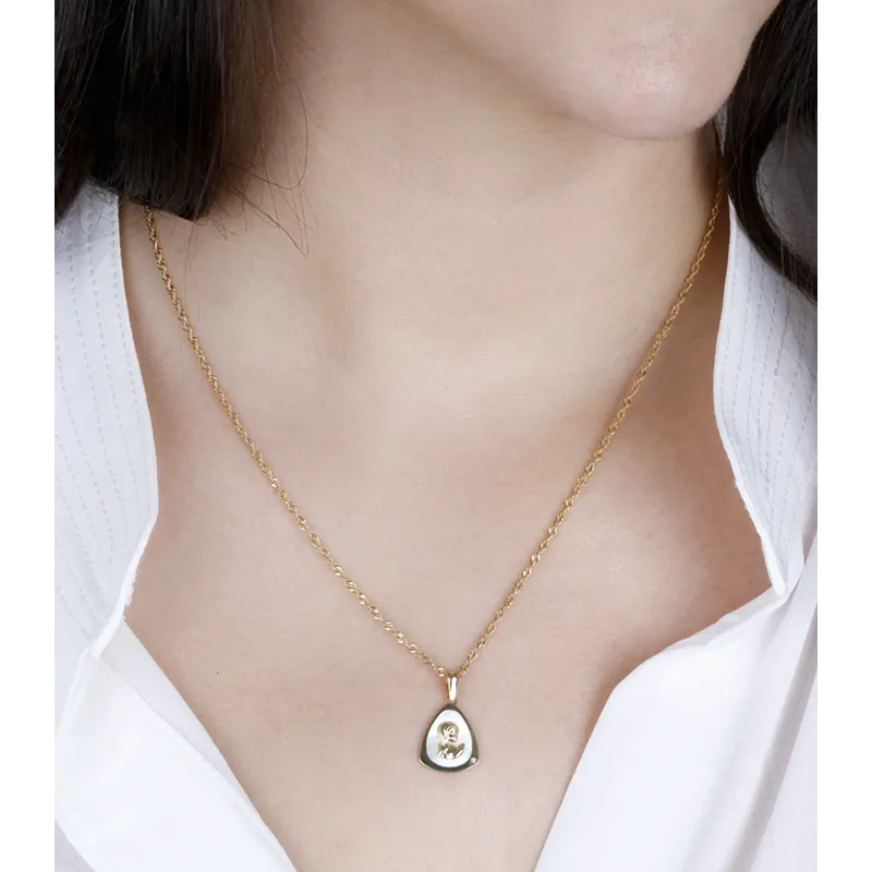 Medalla Virgen Niña Oro 18k