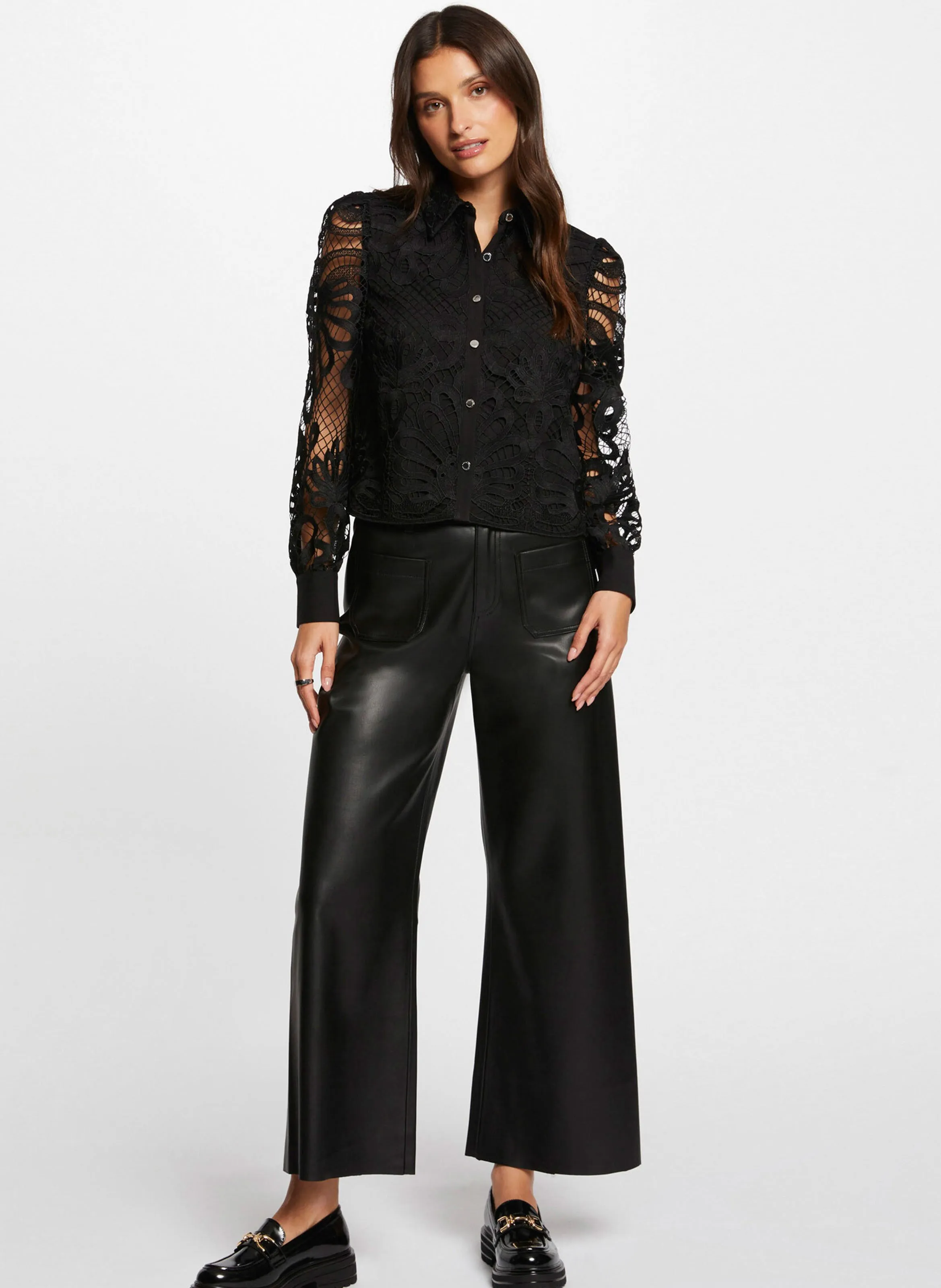 MORGAN COSLAX  TOP CON CUELLO CAMISERO DE ENCAJE EN NEGRO
