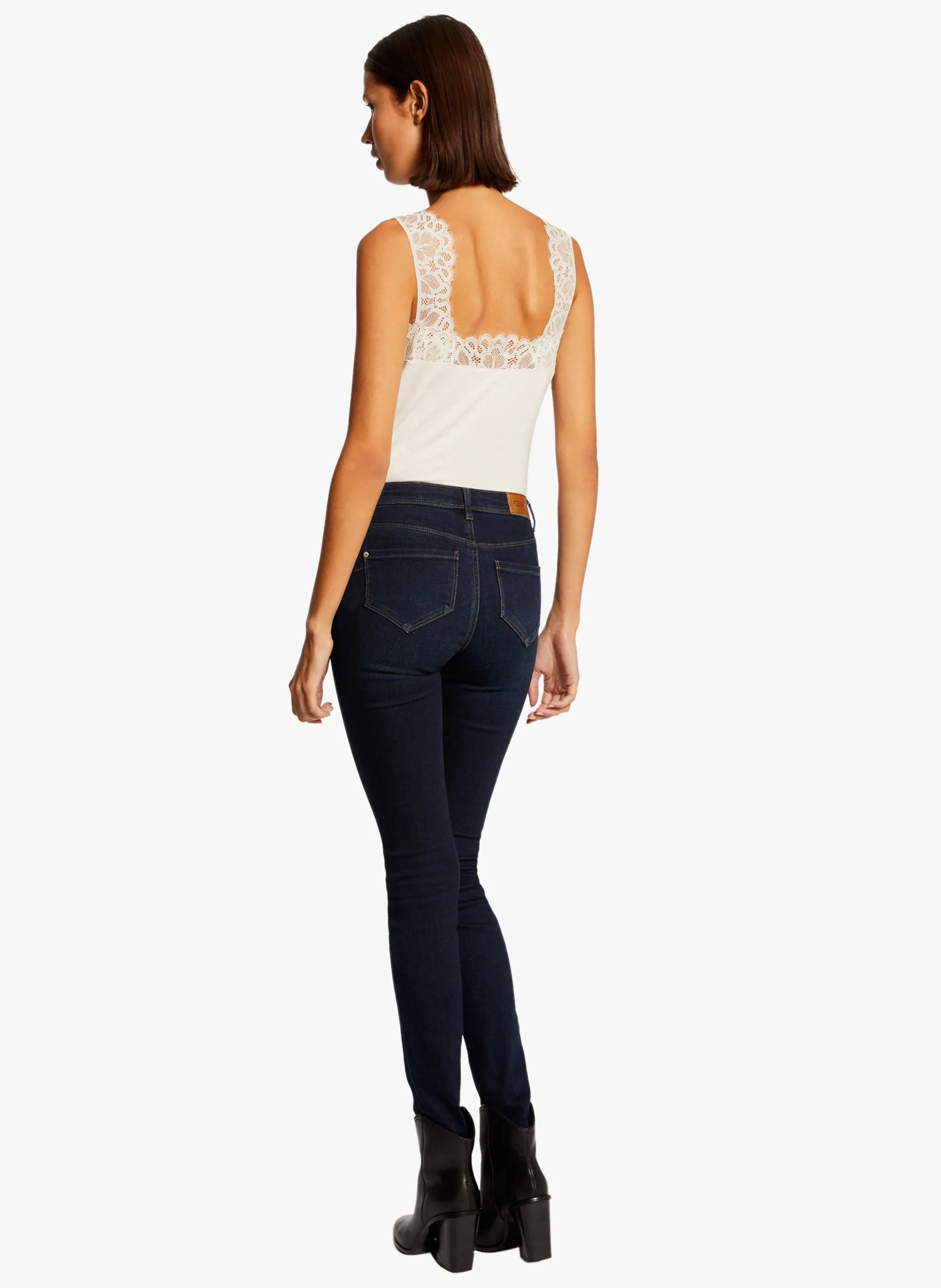 MORGAN DNANA  TOP CON CUELLO DE PICO Y ENCAJE EN BEIGE