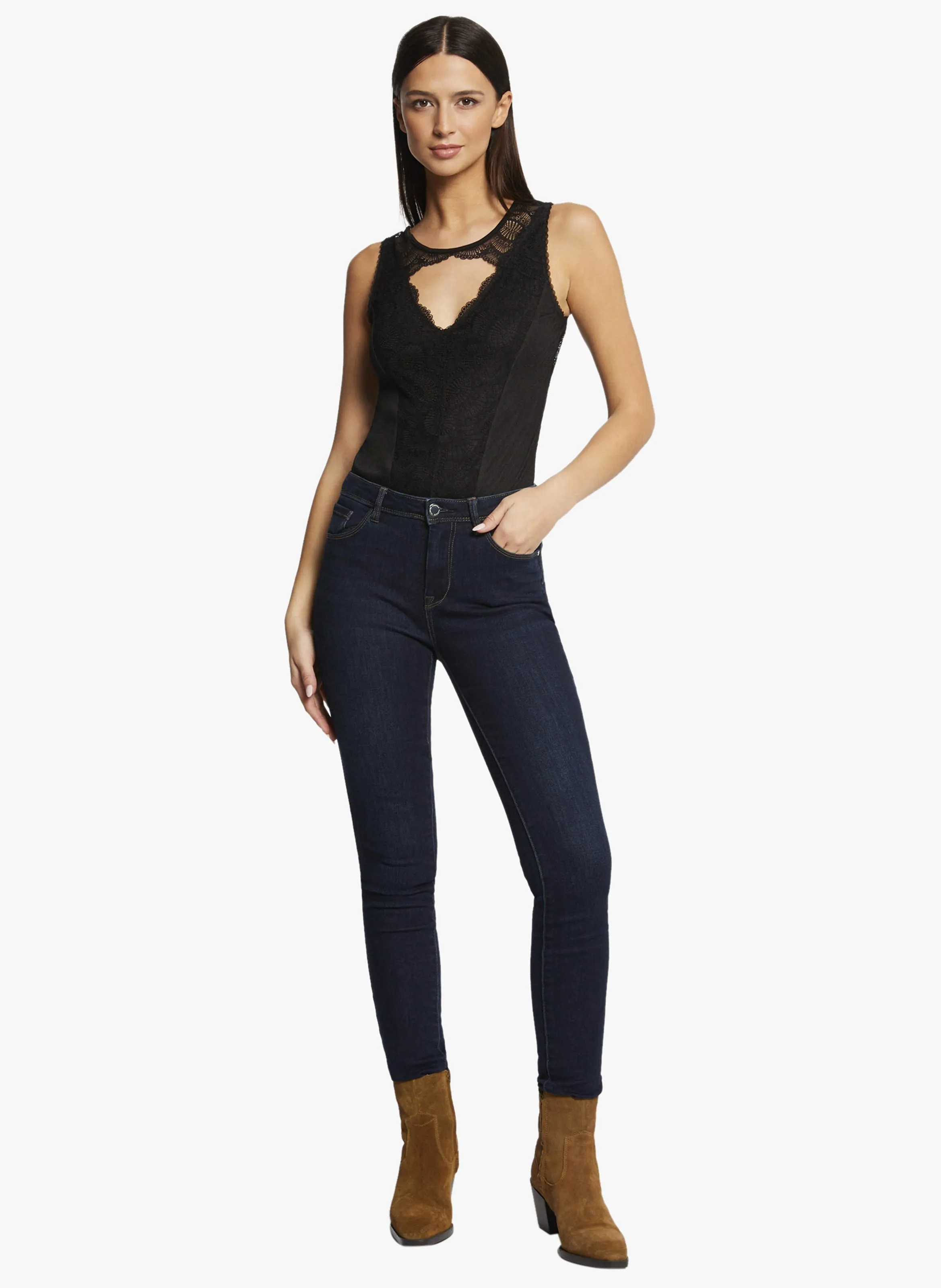 MORGAN DUKE  BODY DE ENCAJE CON CUELLO DE PICO EN NEGRO