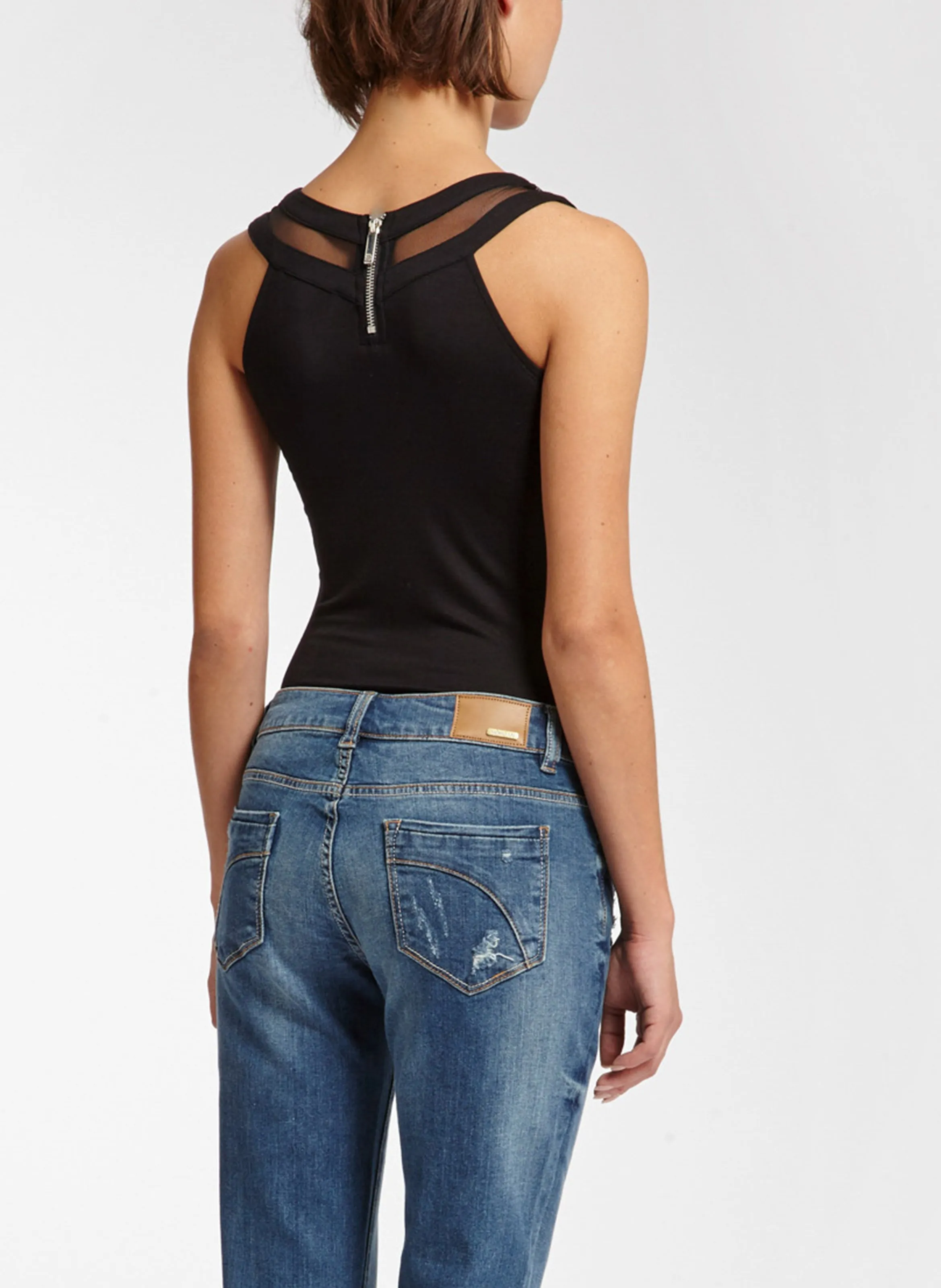 MORGAN DZANA.N  CAMISETA DE TIRANTES CON CUELLO DE PICO EN NEGRO