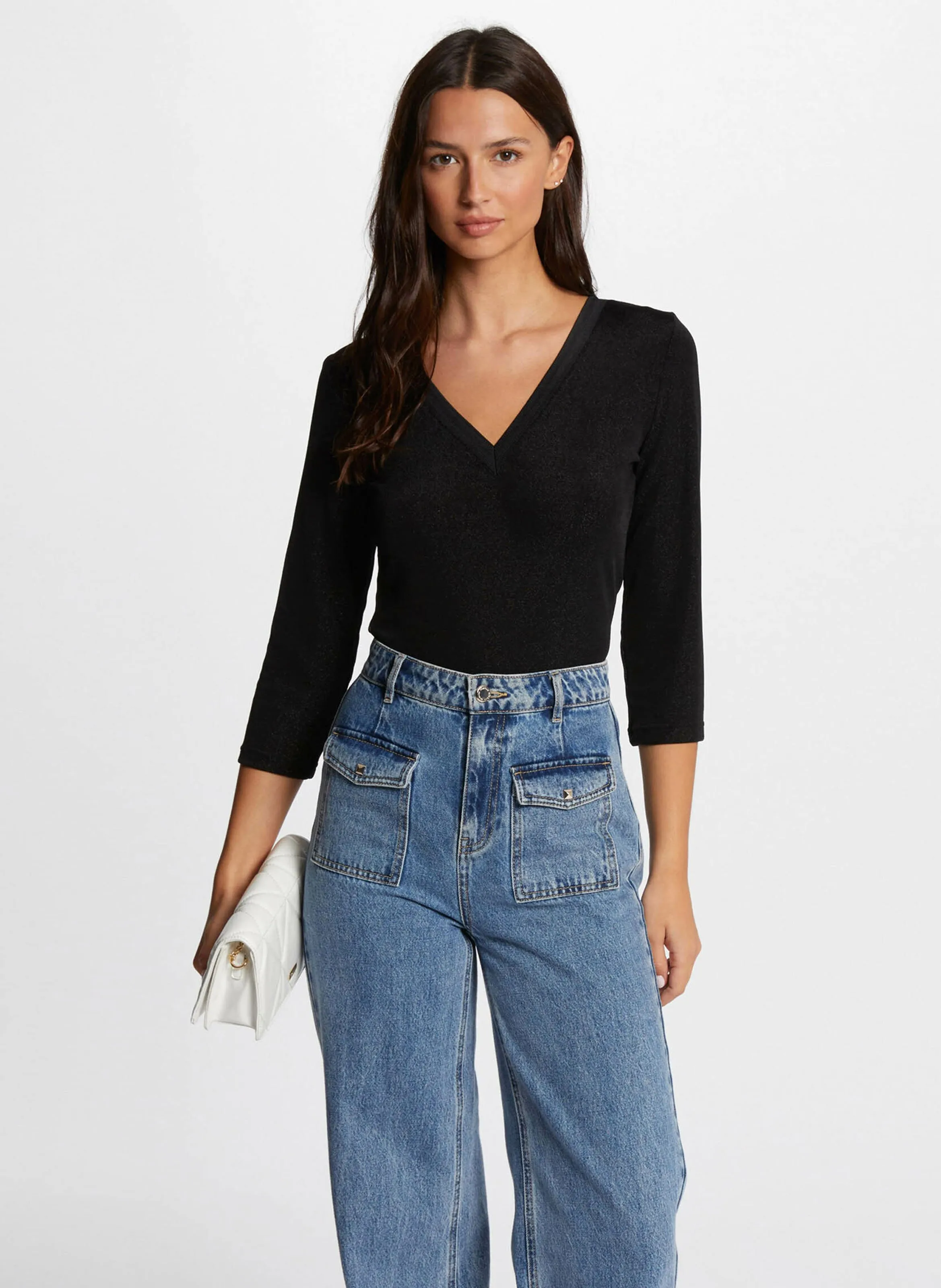 MORGAN TIWI  TOP CON CUELLO DE PICO EN NEGRO