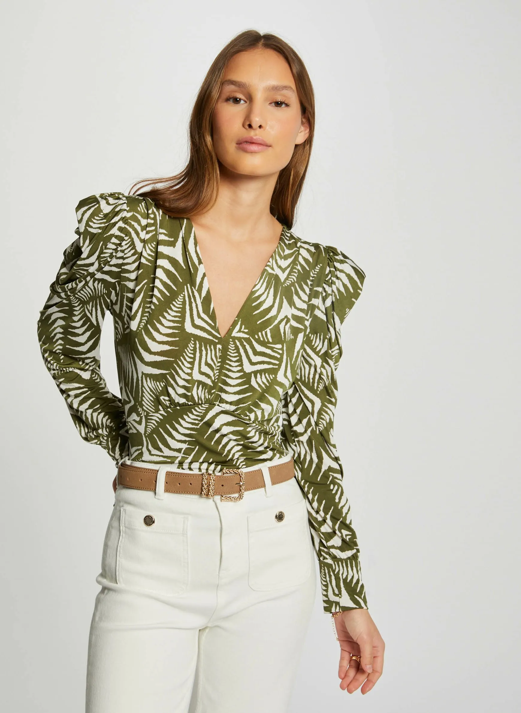 MORGAN TKAKI  TOP RECTO ESTAMPADO VEGETAL Y FRUNCES EN MULTICOLOR