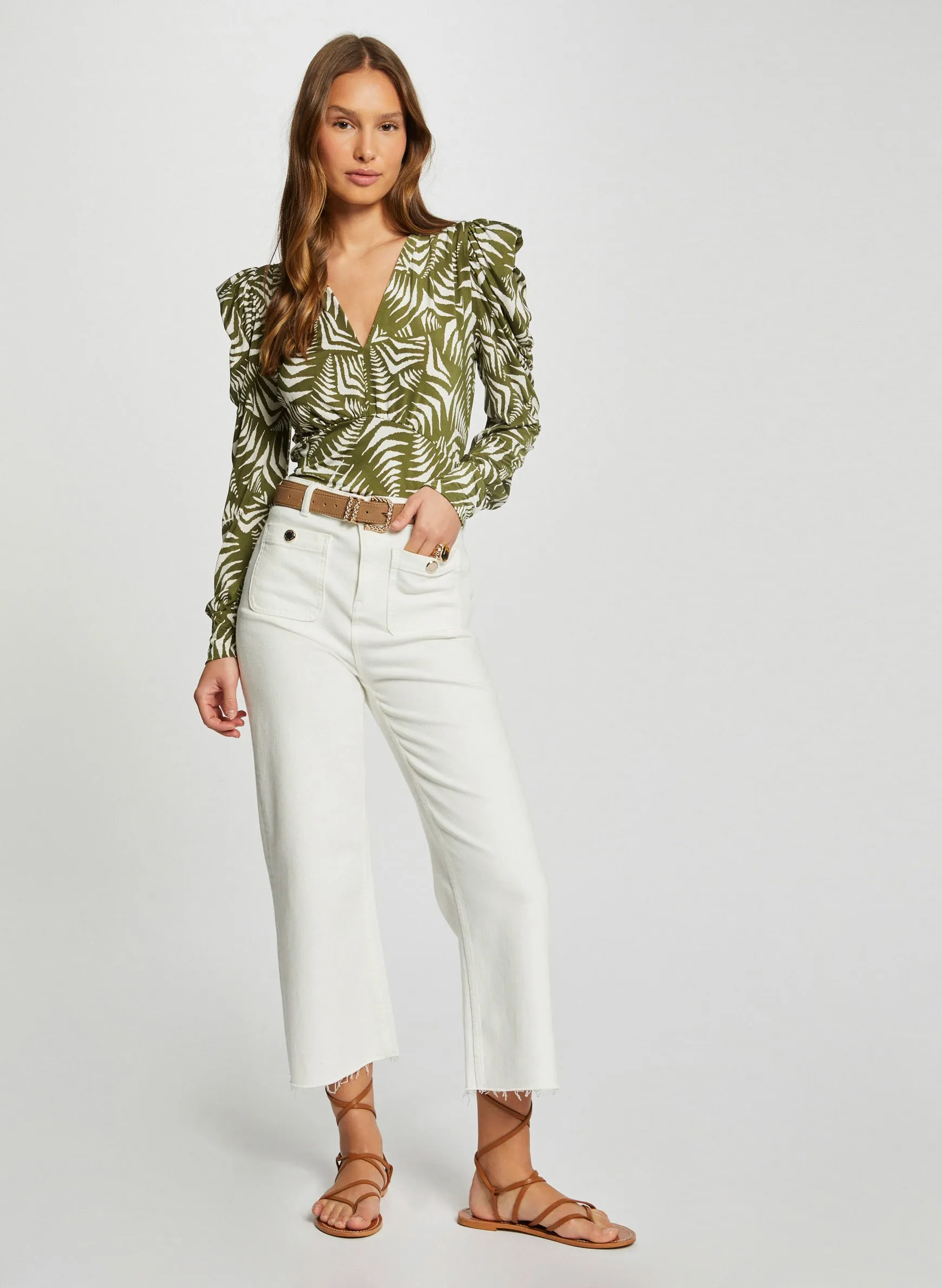 MORGAN TKAKI  TOP RECTO ESTAMPADO VEGETAL Y FRUNCES EN MULTICOLOR