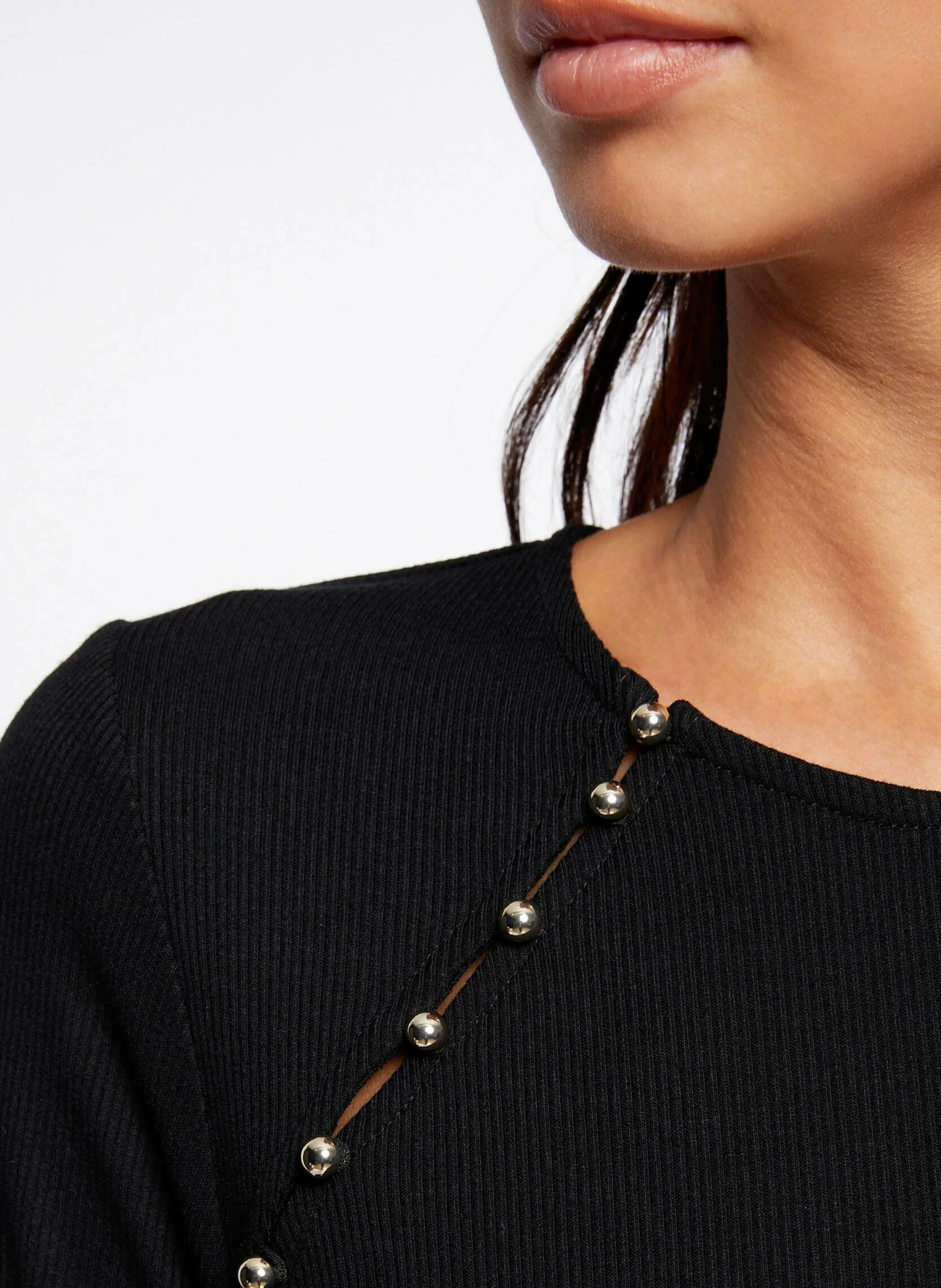 MORGAN TMILIE  CAMISETA AJUSTADA CON CUELLO REDONDO EN NEGRO