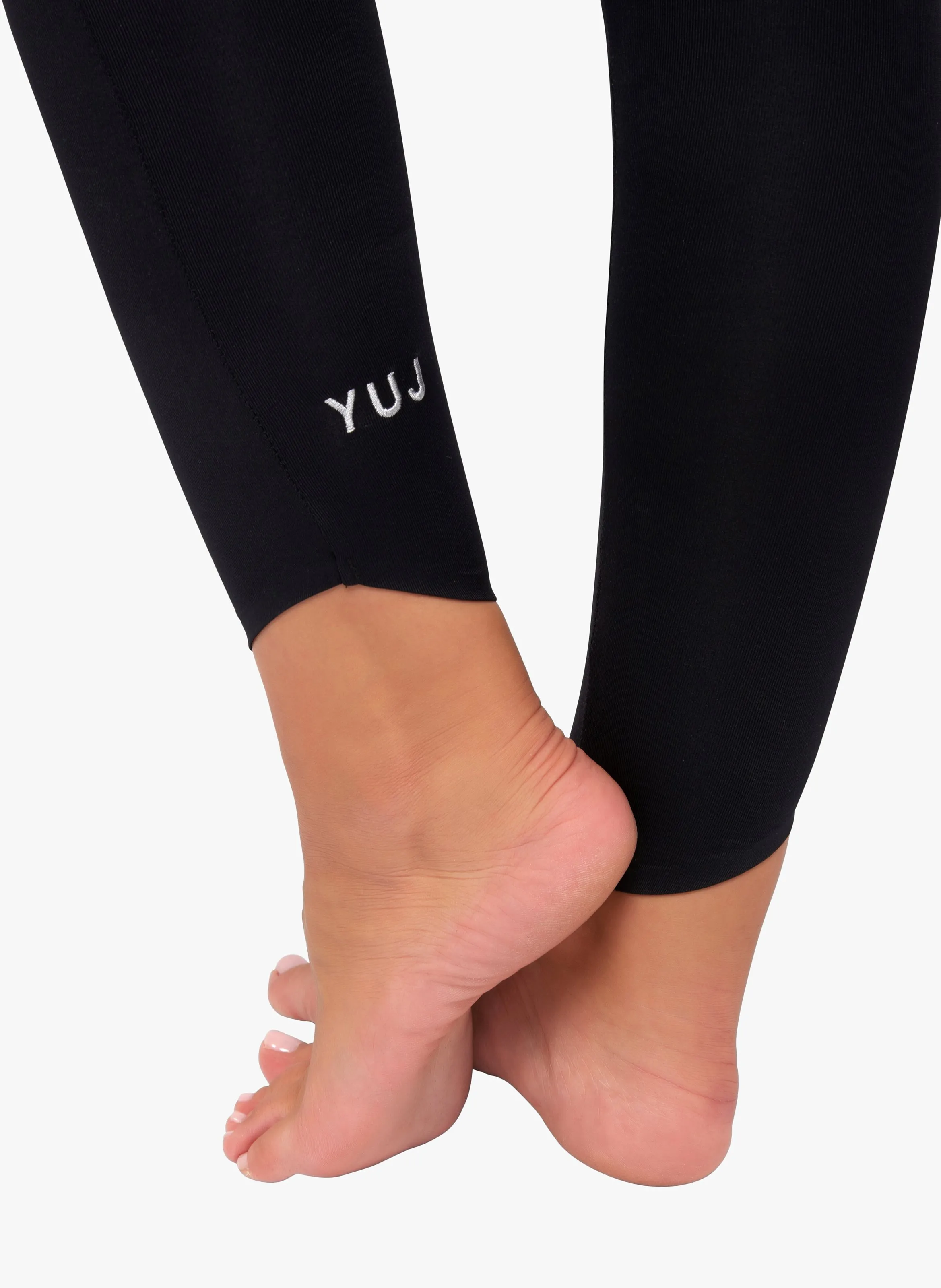 MULADHARA  LEGGING DE TALLE ALTO EN NEGRO