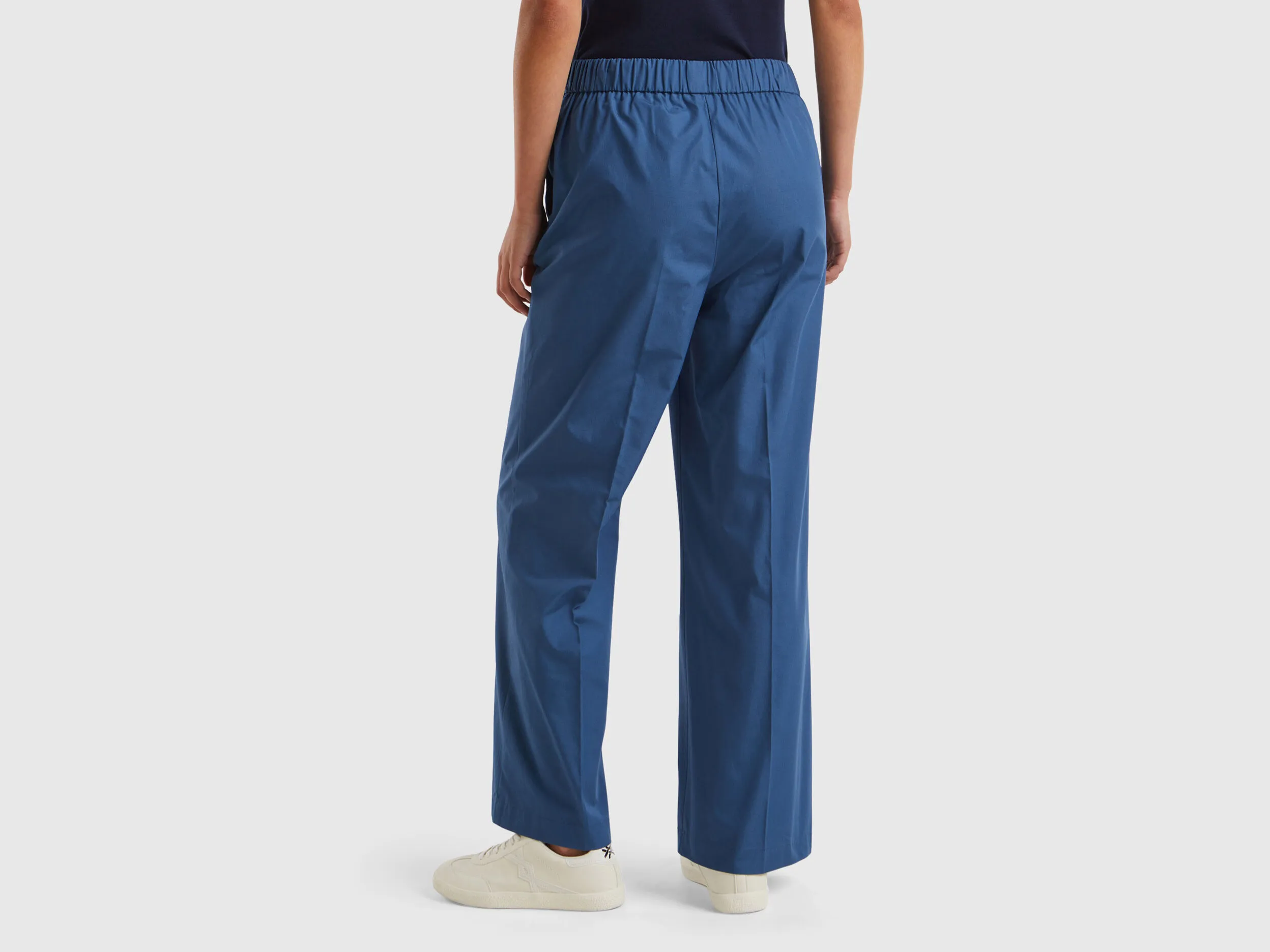 Pantalón con elástico en la cintura