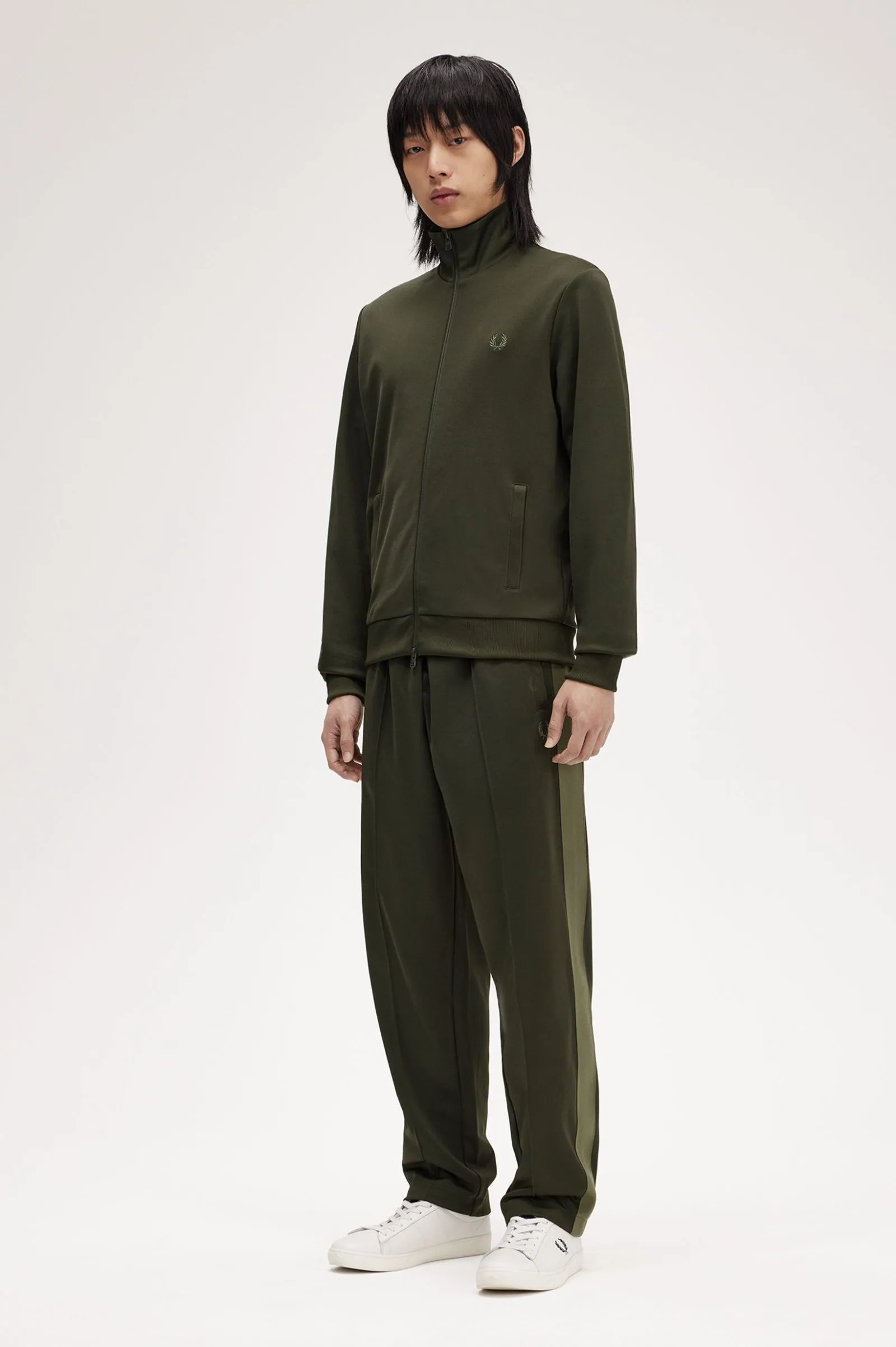 Pantalones de chándal con cinta decorativa