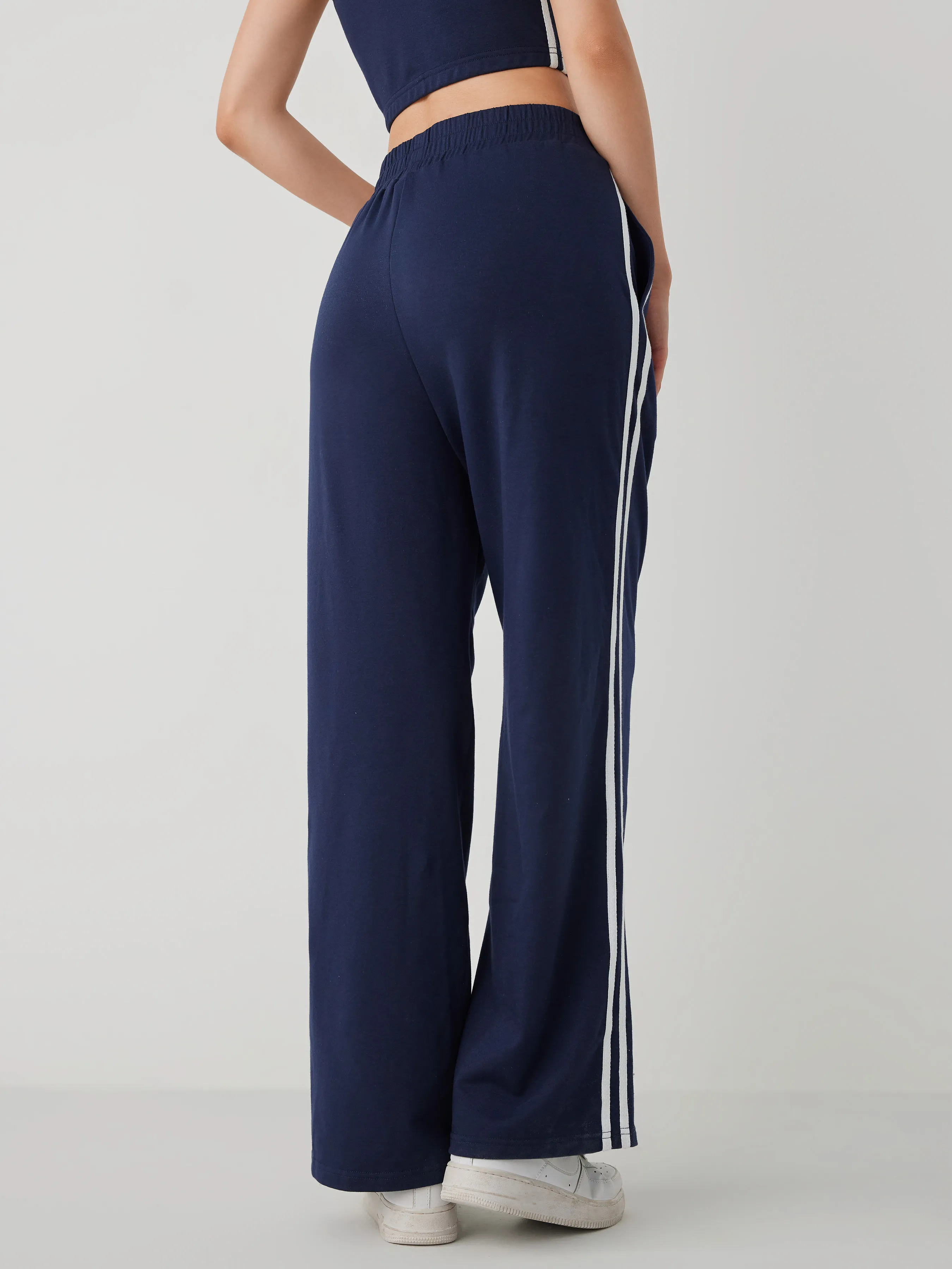  Pantalones de chándal con cintura elástica y ribete contrastante