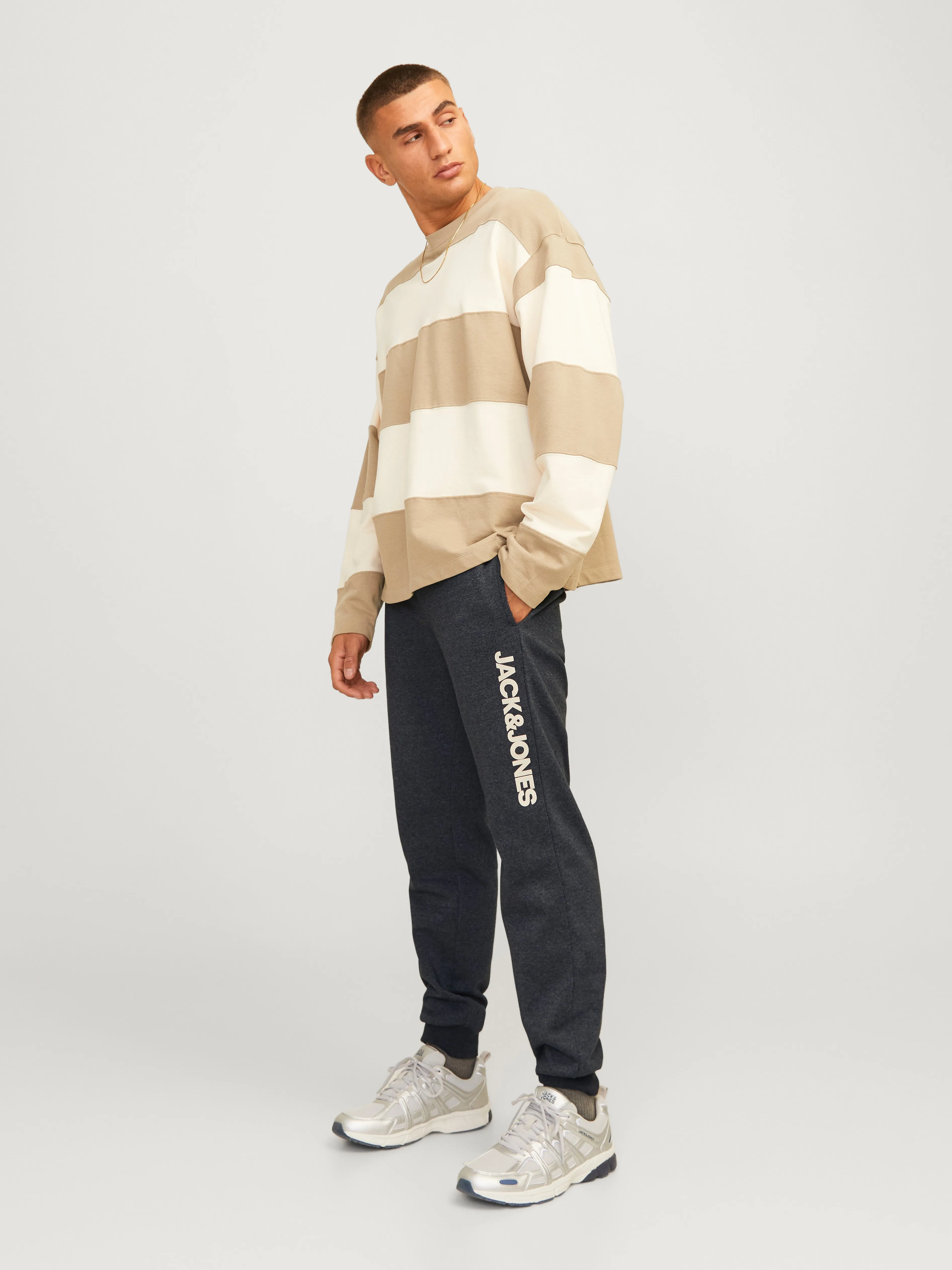 Pantalones de chándal Corte regular | Gris intermedio | Jack & Jones®