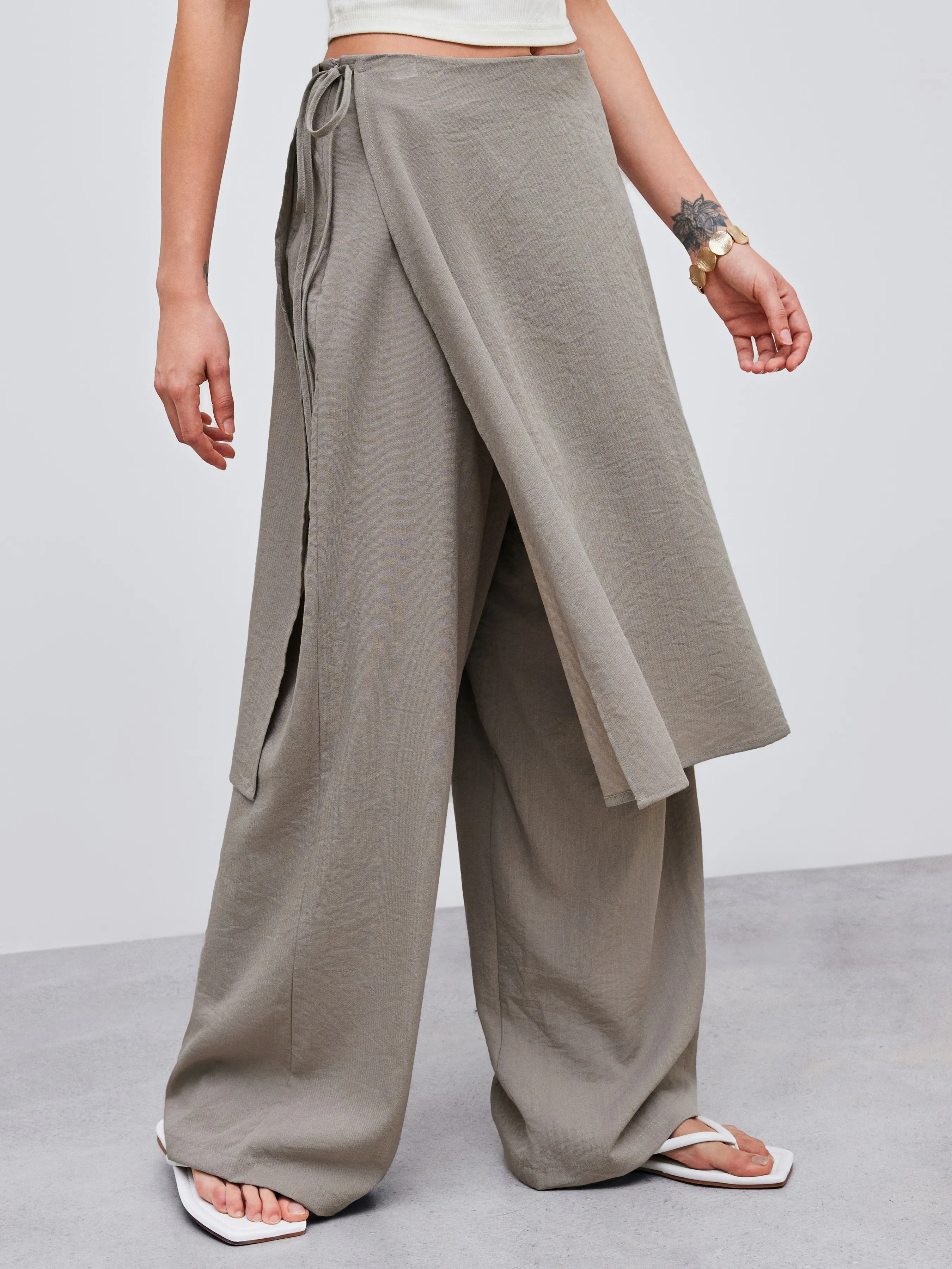 Pantalón ancho tejido de talle medio con nudo sólido