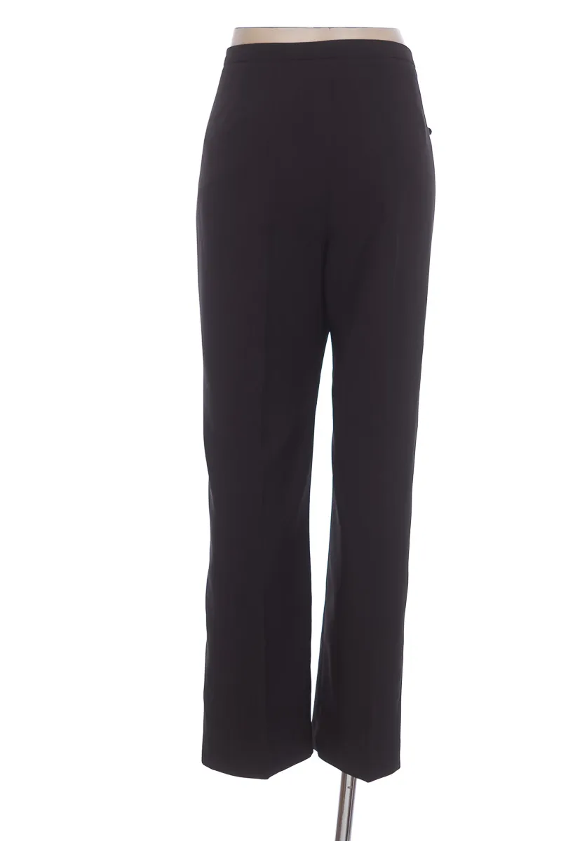 PANTALóN COLOR NEGRO  KASPER