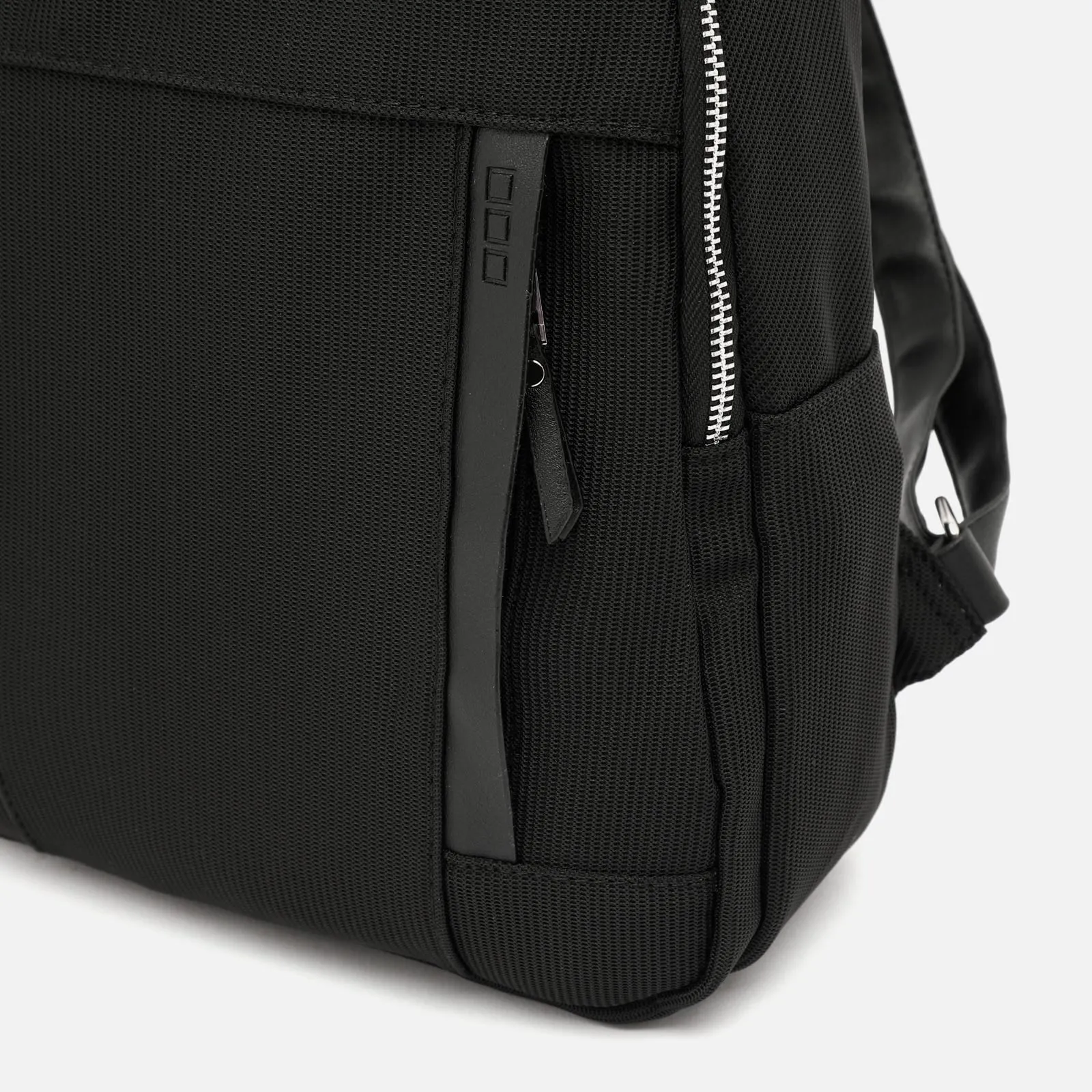 Pedrina mochila antirrobo