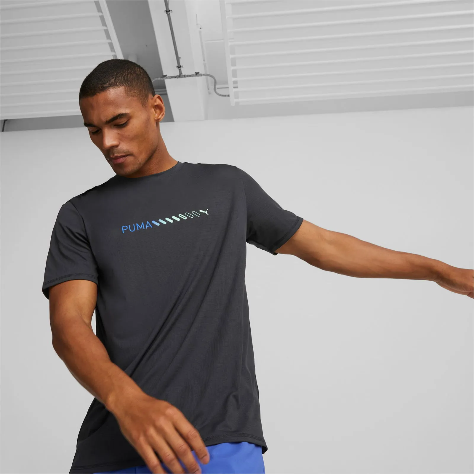 PUMA RUN FAVOURITE LOGO TSHIRT