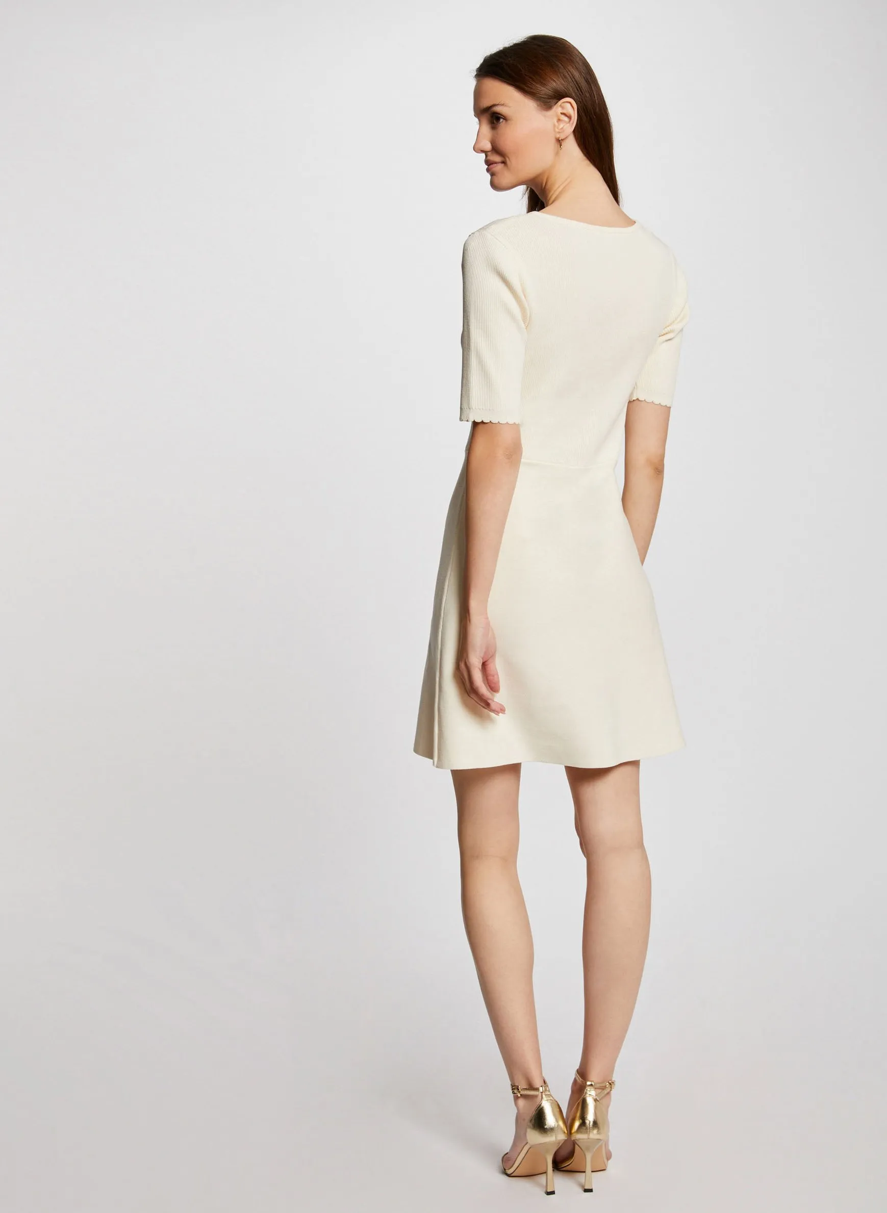 RMALICE  VESTIDO CORTO CON CUELLO DE PICO EN BEIGE